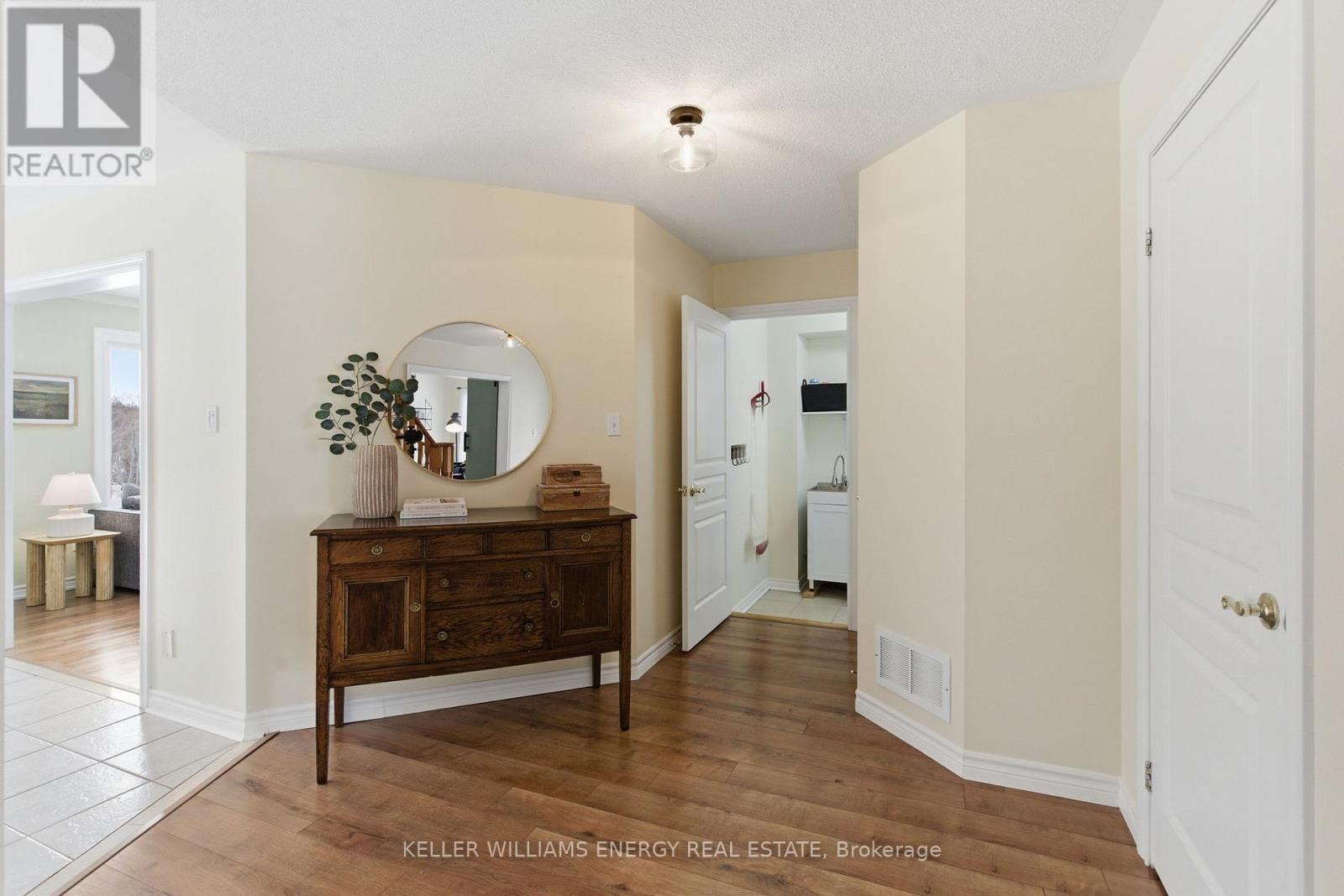 105 Guildwood Drive, Clarington, Ontario  L1C 5C7 - Photo 5 - E12899444