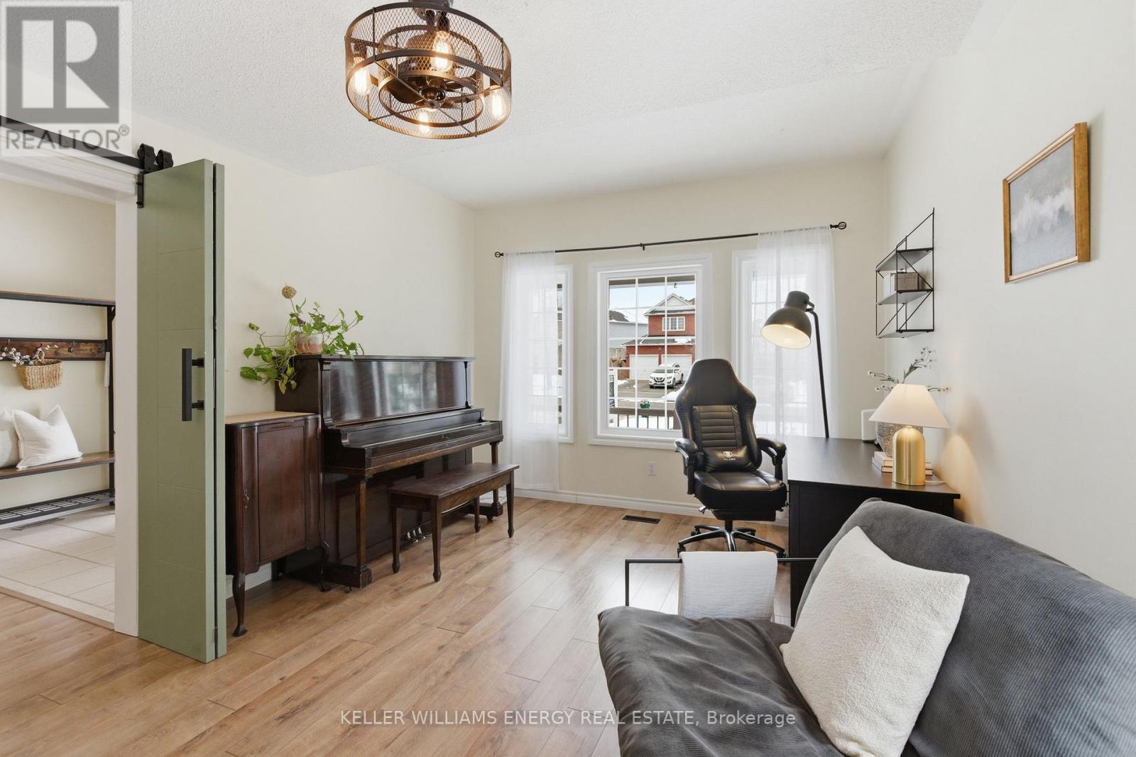 105 Guildwood Drive, Clarington, Ontario  L1C 5C7 - Photo 8 - E12899444