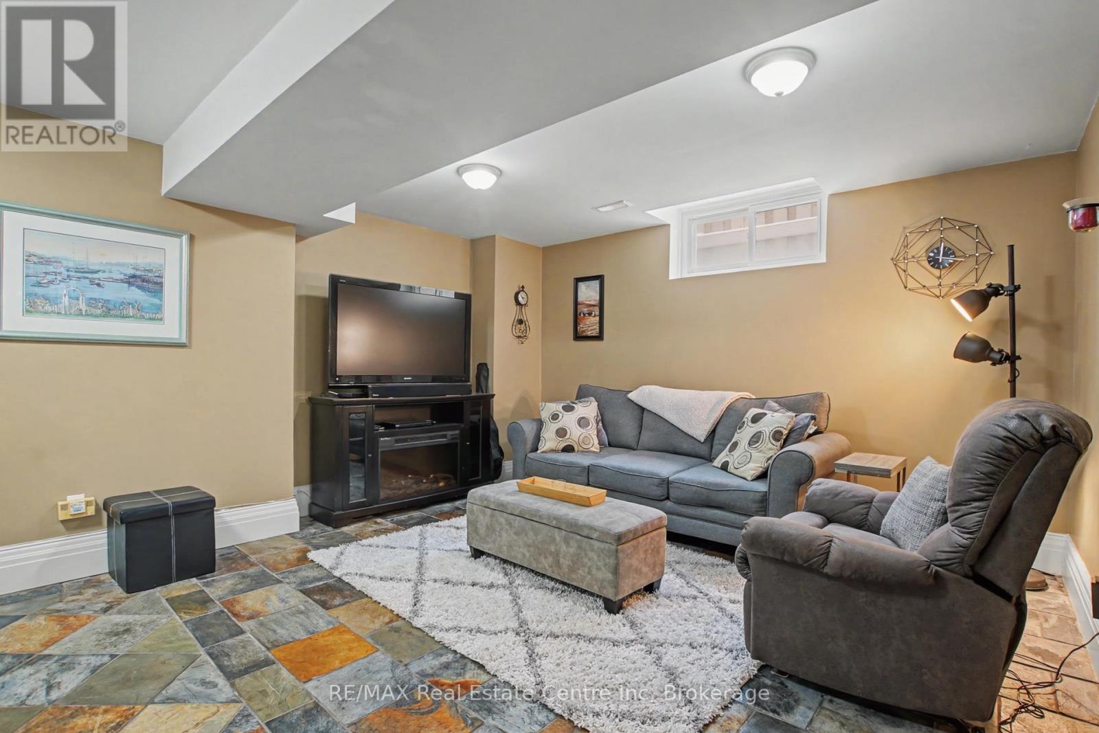 771 Victoria Terrace, Centre Wellington, Ontario N1M 3L5 - Photo 21 - X12899290