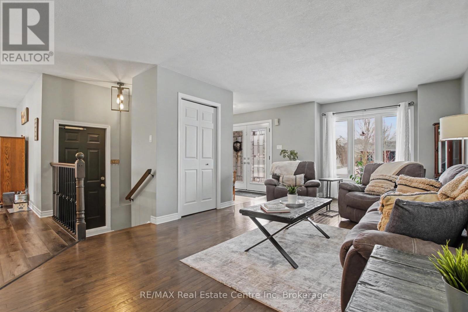 771 Victoria Terrace, Centre Wellington, Ontario N1M 3L5 - Photo 8 - X12899290