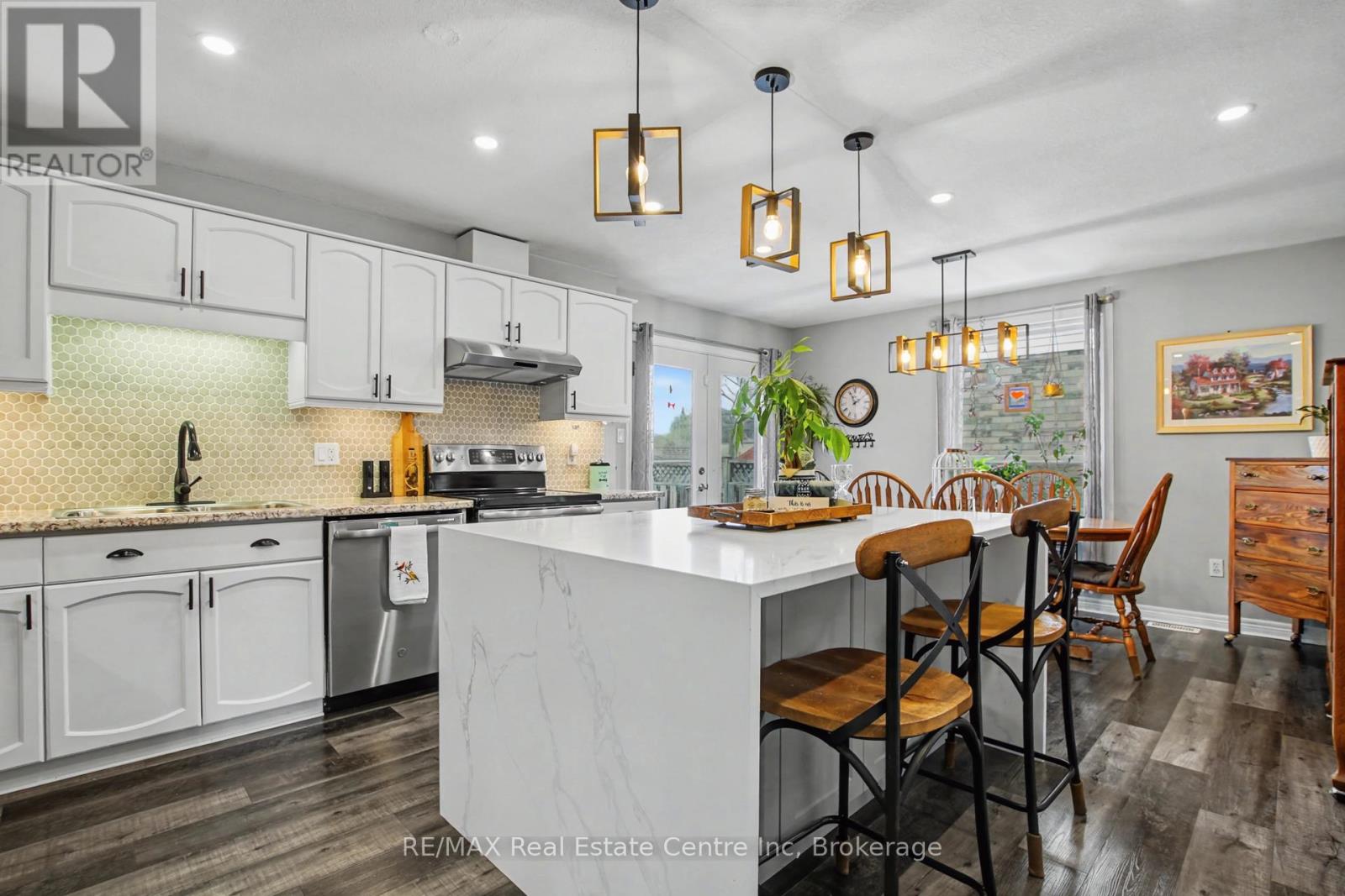 771 Victoria Terrace, Centre Wellington, Ontario N1M 3L5 - Photo 9 - X12899290