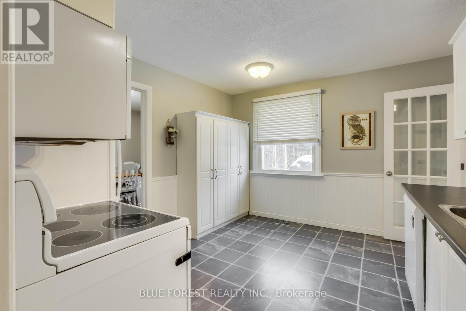 1089 Viscount Road, London South, Ontario  N6K 1H9 - Photo 11 - X12899334