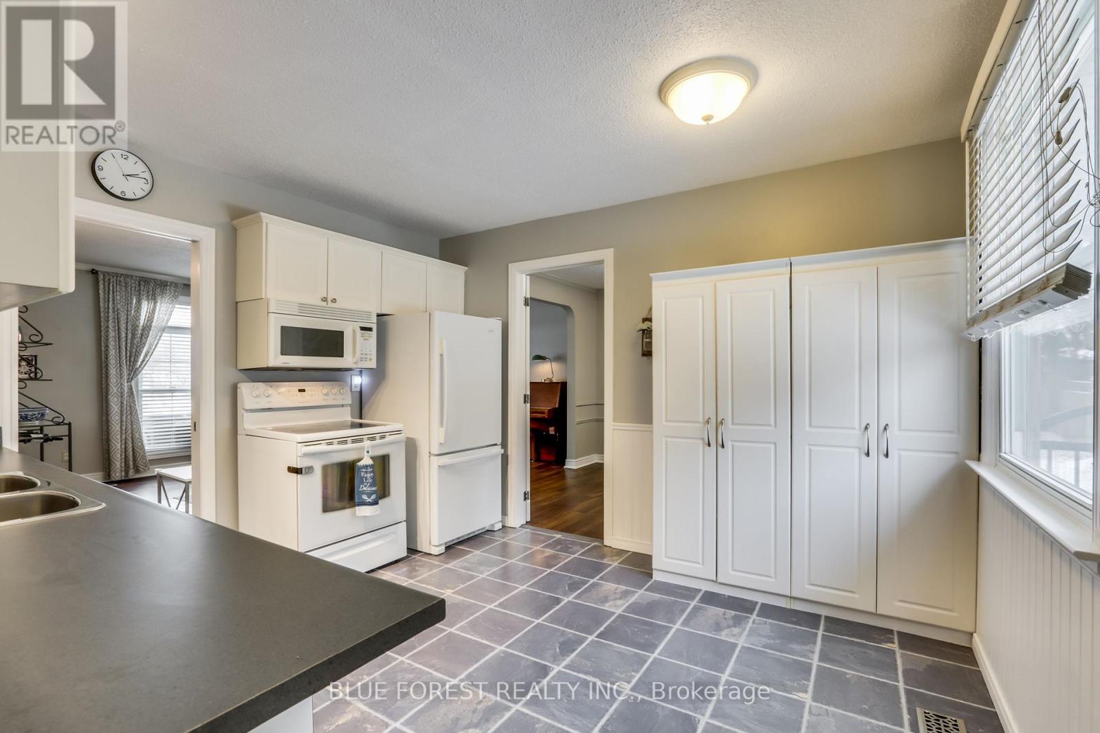 1089 Viscount Road, London South, Ontario  N6K 1H9 - Photo 12 - X12899334