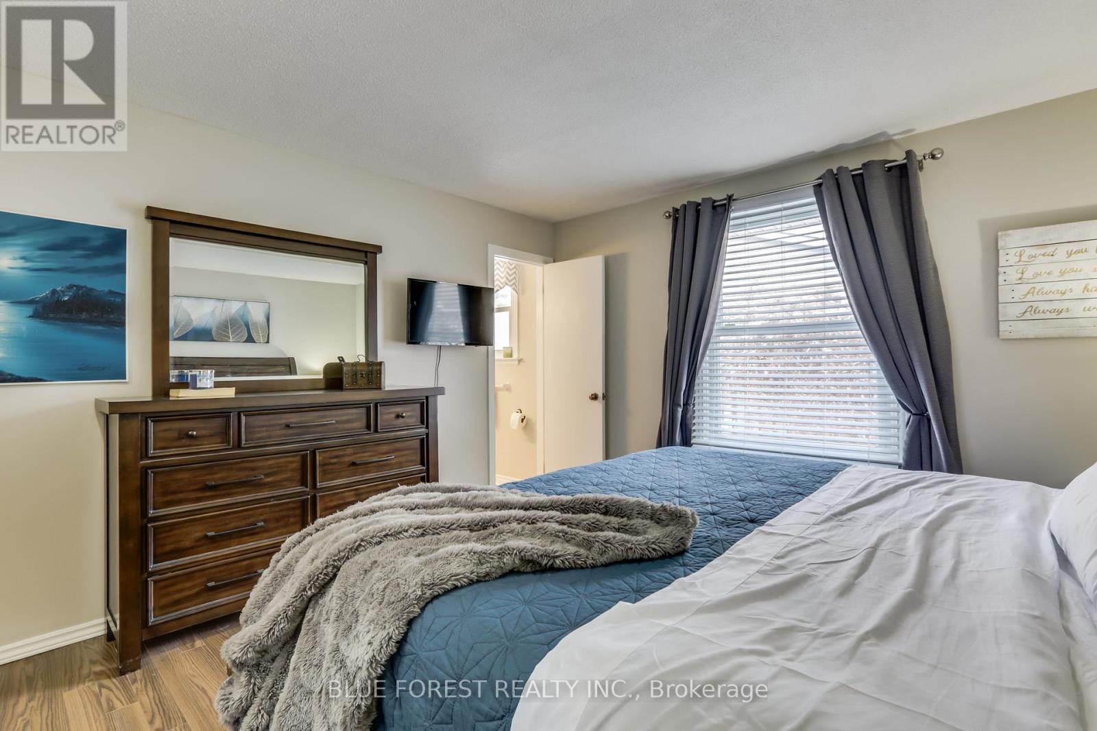 1089 Viscount Road, London South, Ontario  N6K 1H9 - Photo 17 - X12899334