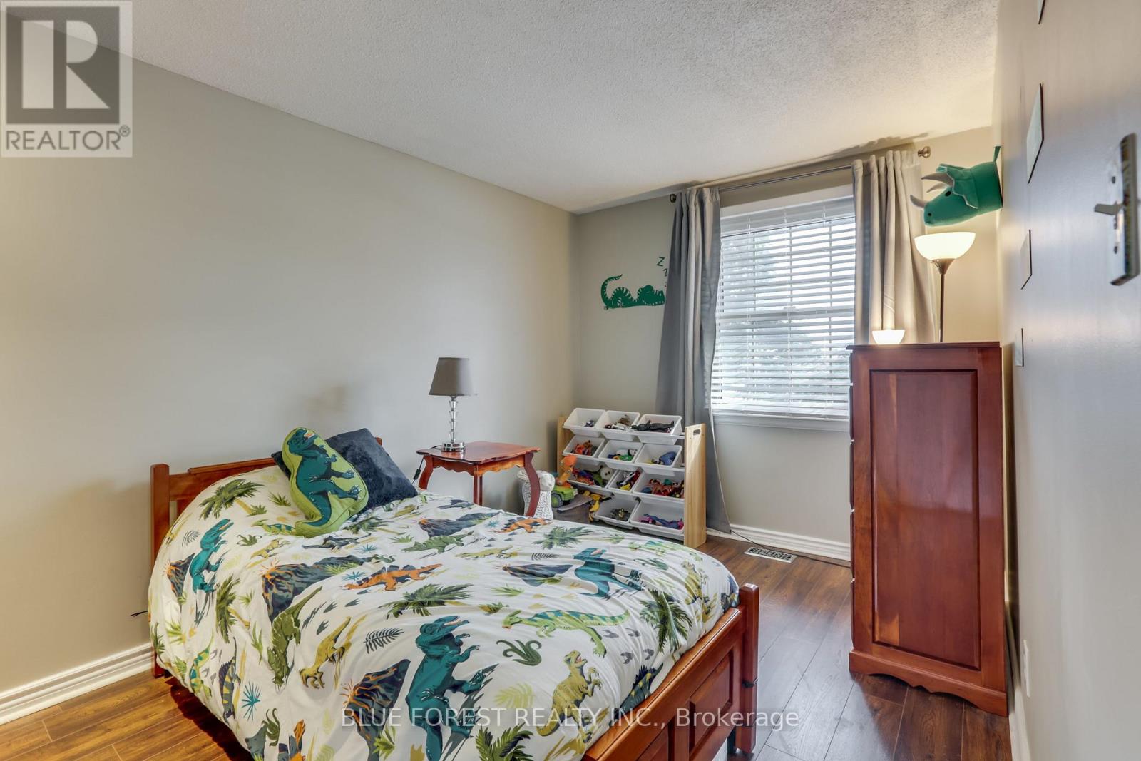 1089 Viscount Road, London South, Ontario  N6K 1H9 - Photo 19 - X12899334