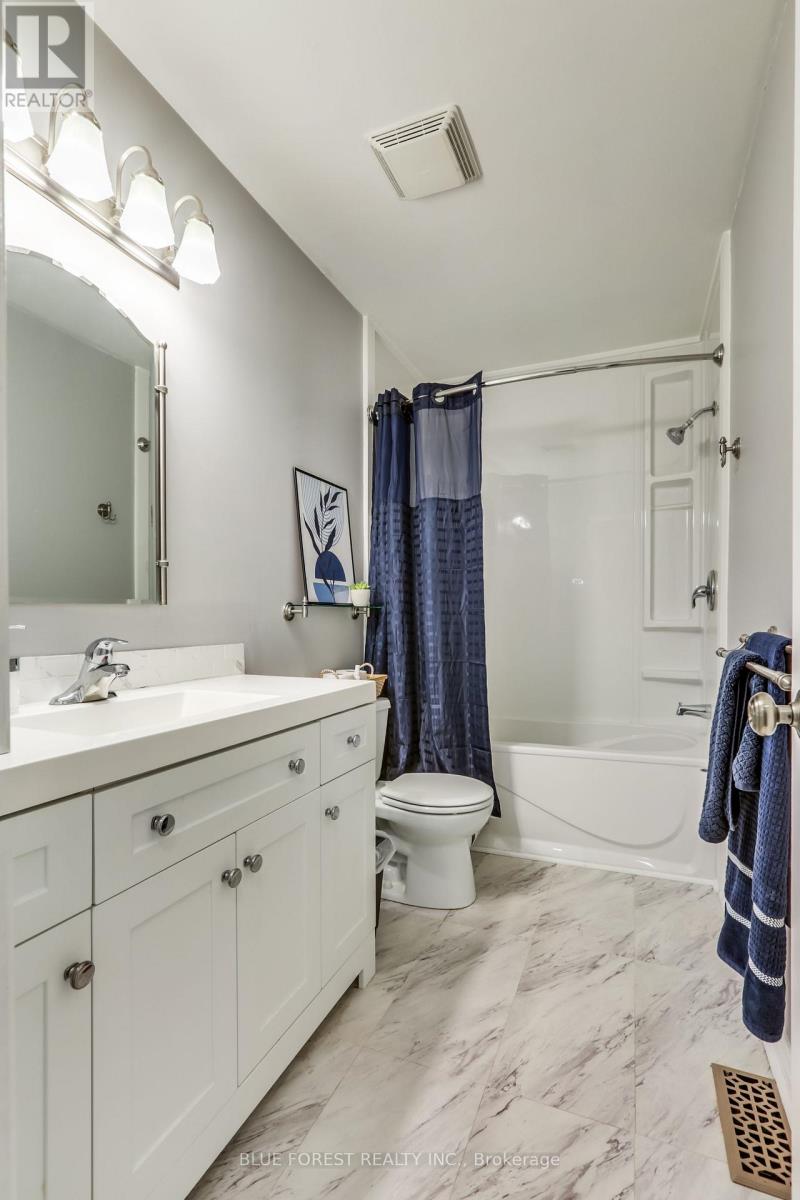 1089 Viscount Road, London South, Ontario  N6K 1H9 - Photo 24 - X12899334