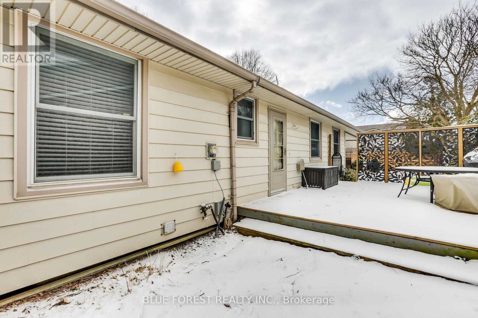1089 Viscount Road, London South, Ontario  N6K 1H9 - Photo 41 - X12899334