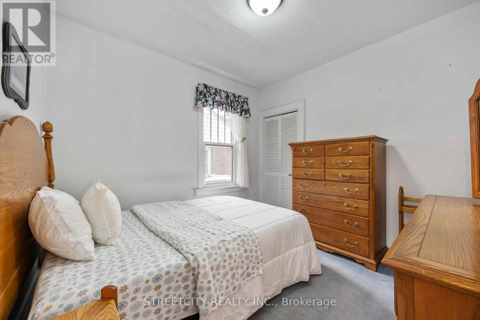 318 Cobden Street, Sarnia, Ontario  N7T 4A3 - Photo 11 - X12899384