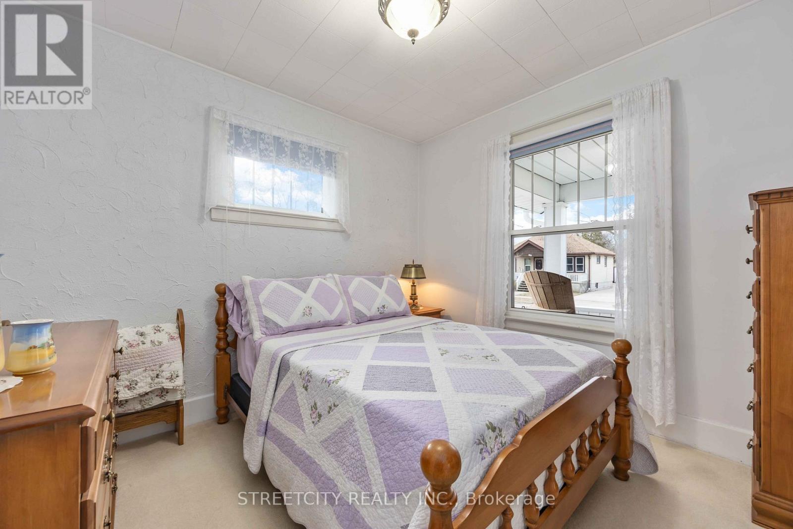 318 Cobden Street, Sarnia, Ontario  N7T 4A3 - Photo 13 - X12899384