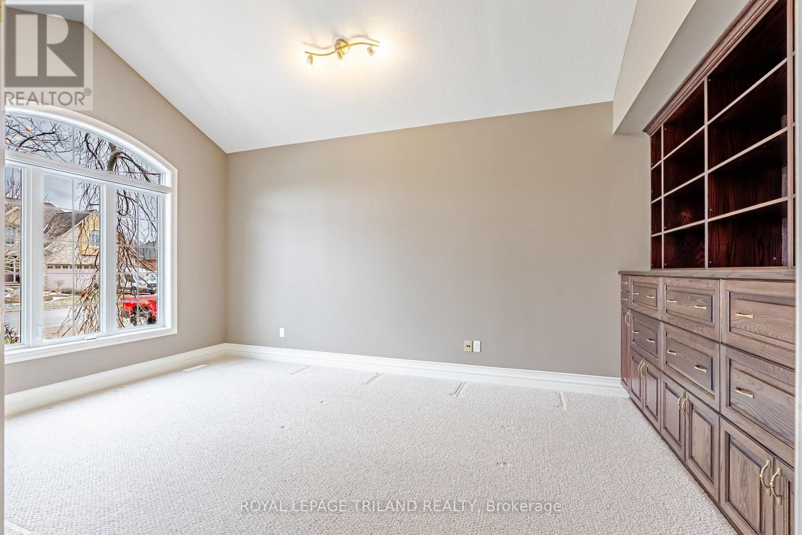 43 Pinehurst Drive, Thames Centre, Ontario  N0L 1G2 - Photo 12 - X12899386