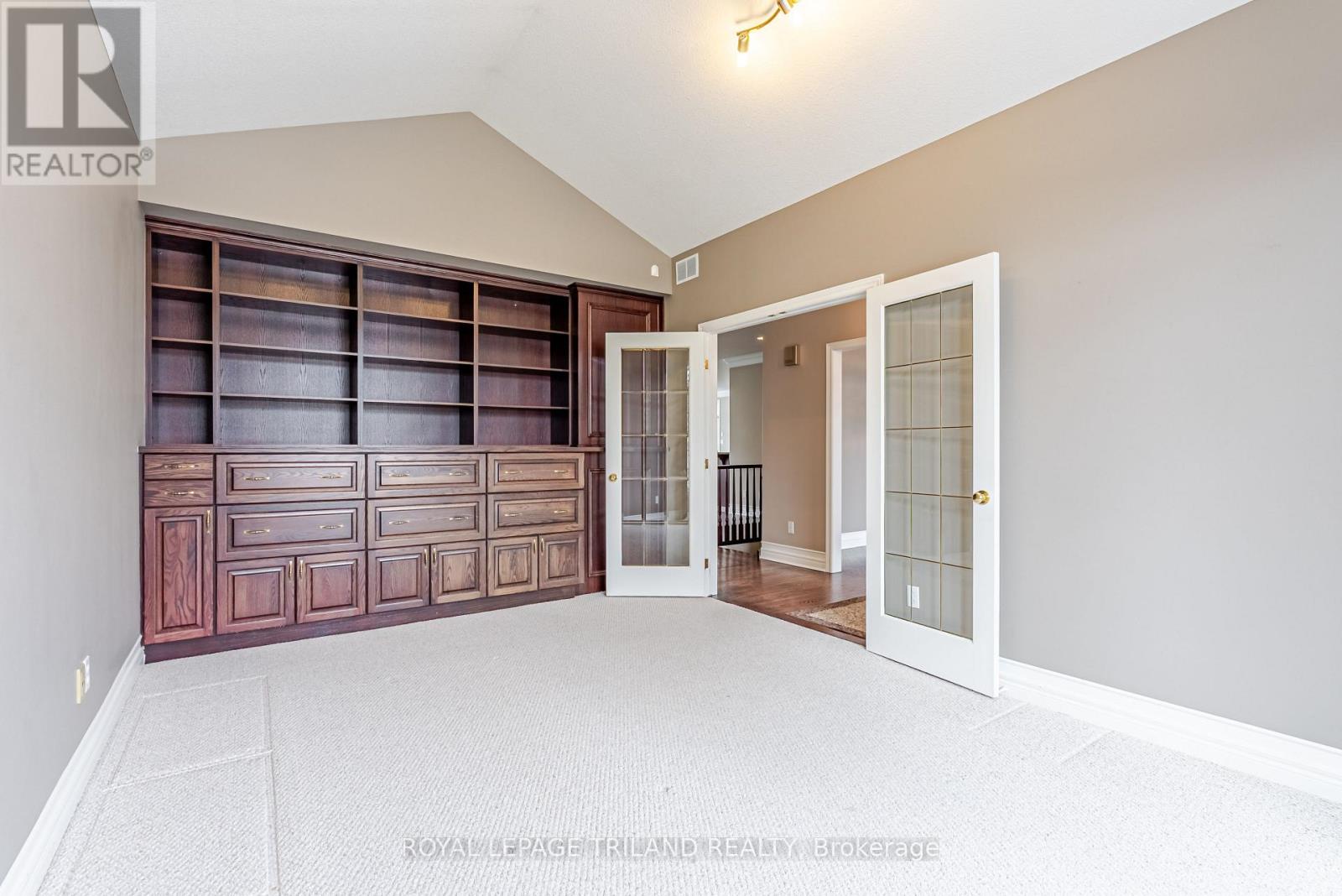 43 Pinehurst Drive, Thames Centre, Ontario  N0L 1G2 - Photo 14 - X12899386