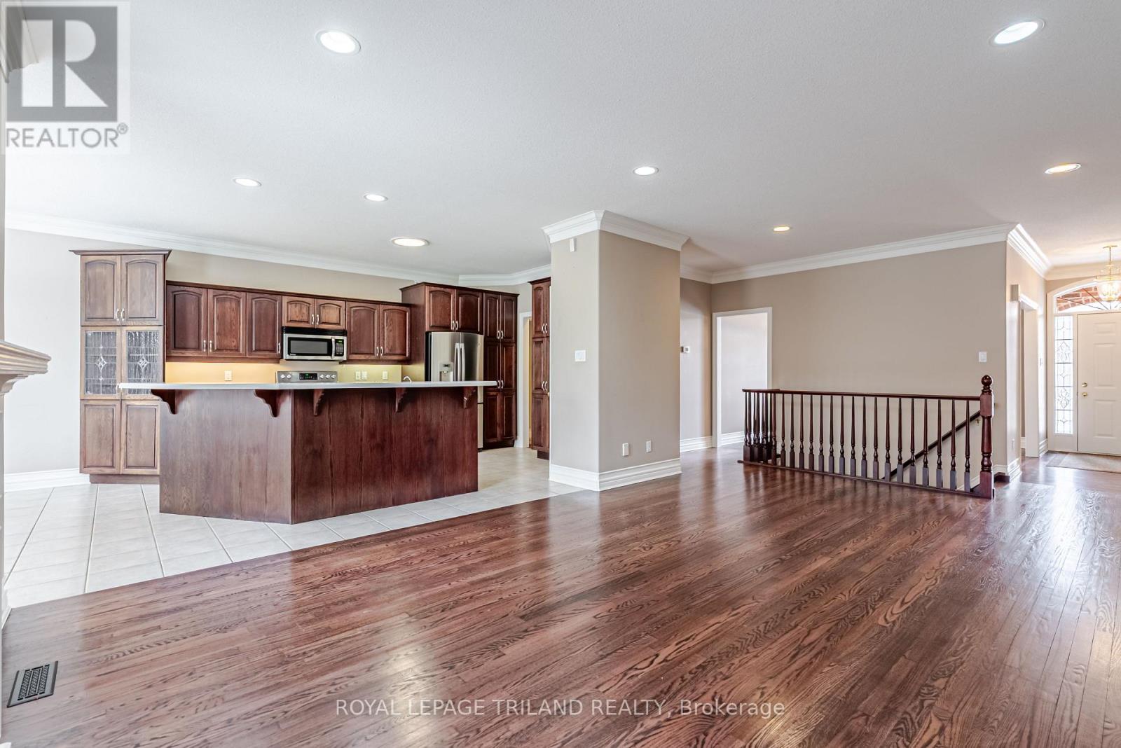 43 Pinehurst Drive, Thames Centre, Ontario  N0L 1G2 - Photo 18 - X12899386