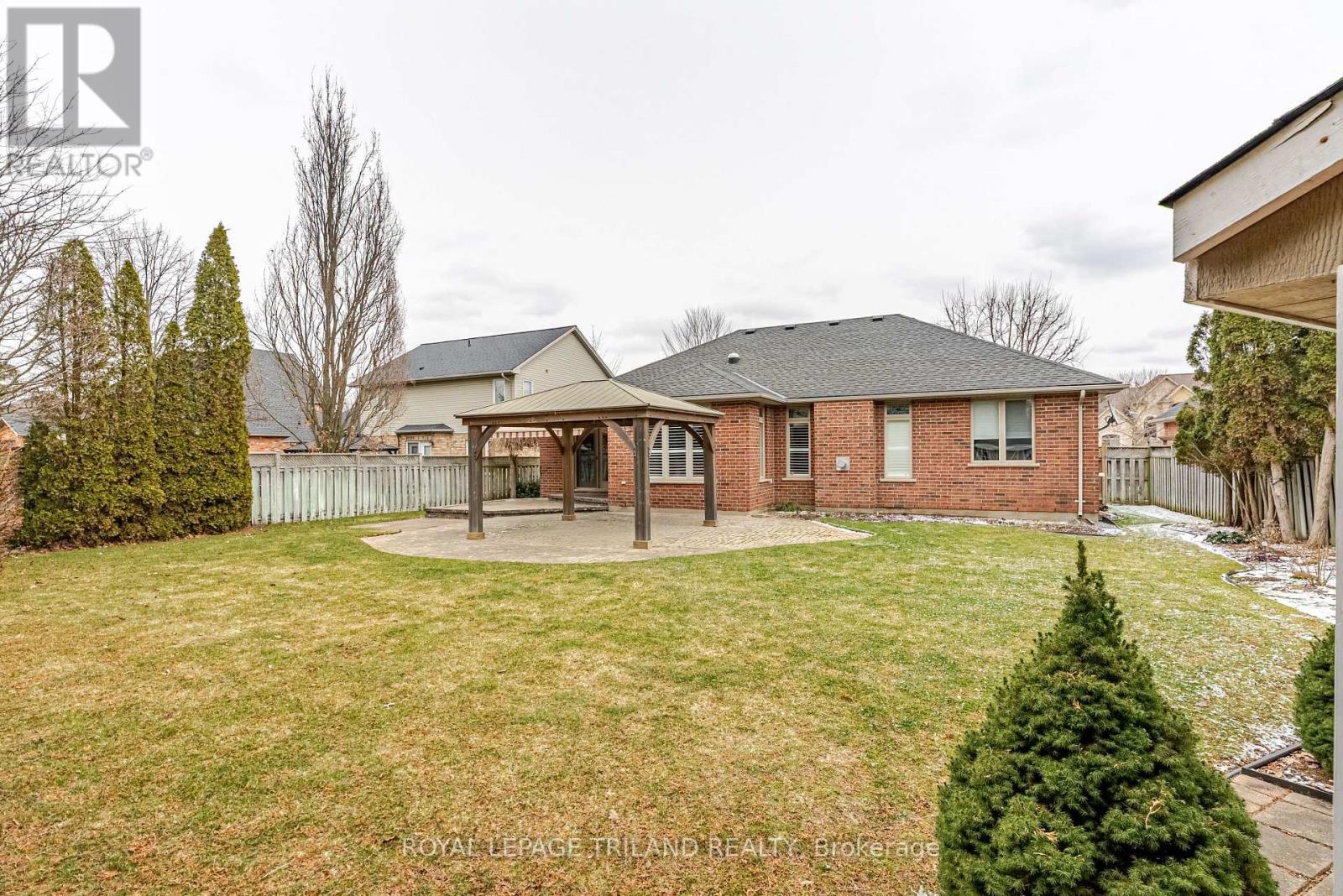 43 Pinehurst Drive, Thames Centre, Ontario  N0L 1G2 - Photo 47 - X12899386
