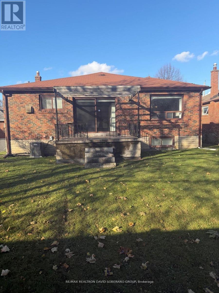 89 Allingham Gardens, Toronto, Ontario  M3H 1X9 - Photo 28 - C12899202