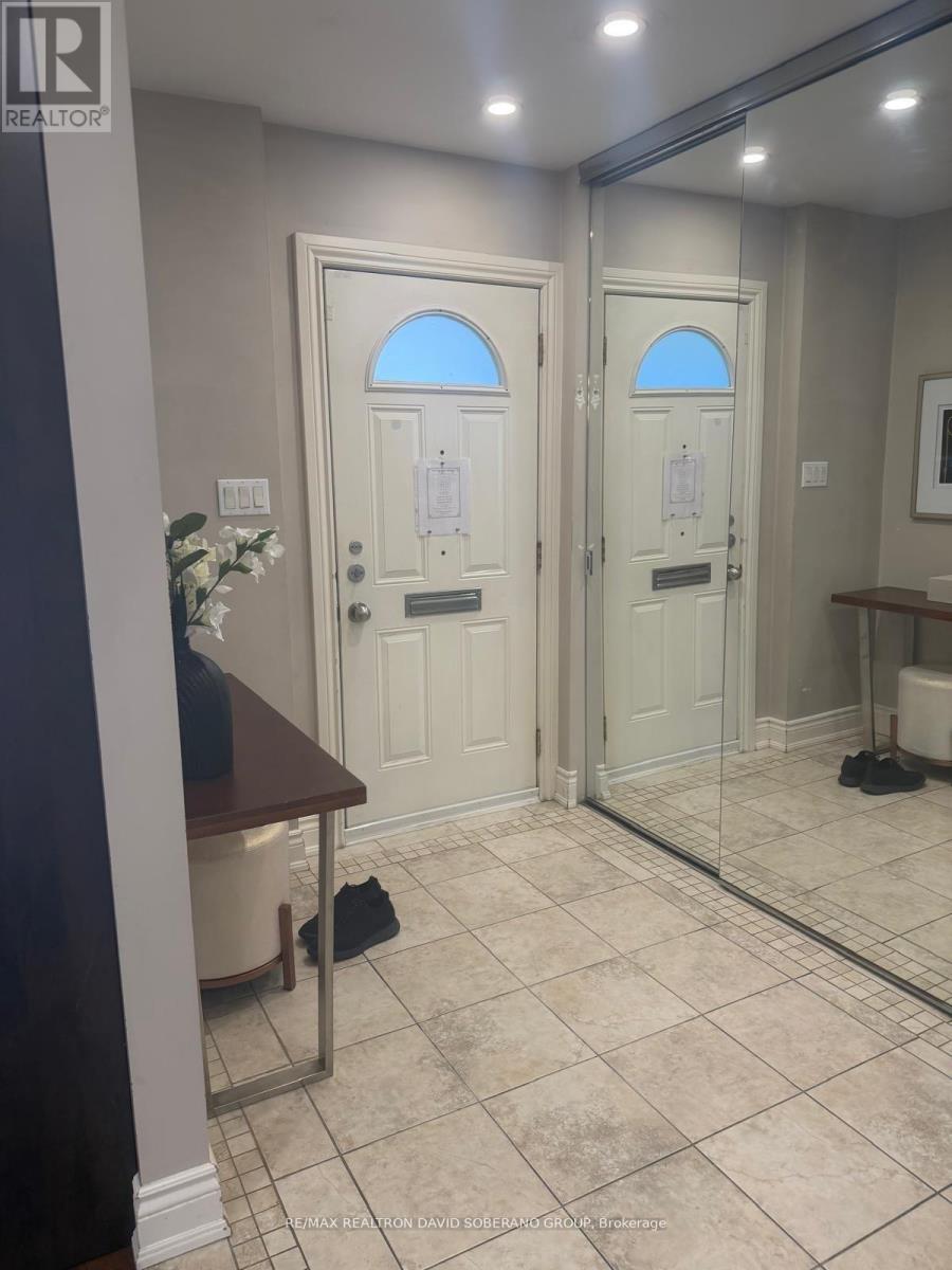 89 Allingham Gardens, Toronto, Ontario  M3H 1X9 - Photo 4 - C12899202