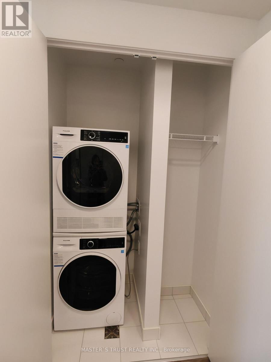 3316 - 180 Front Street E, Toronto, Ontario  M5A 0K9 - Photo 11 - C12899206