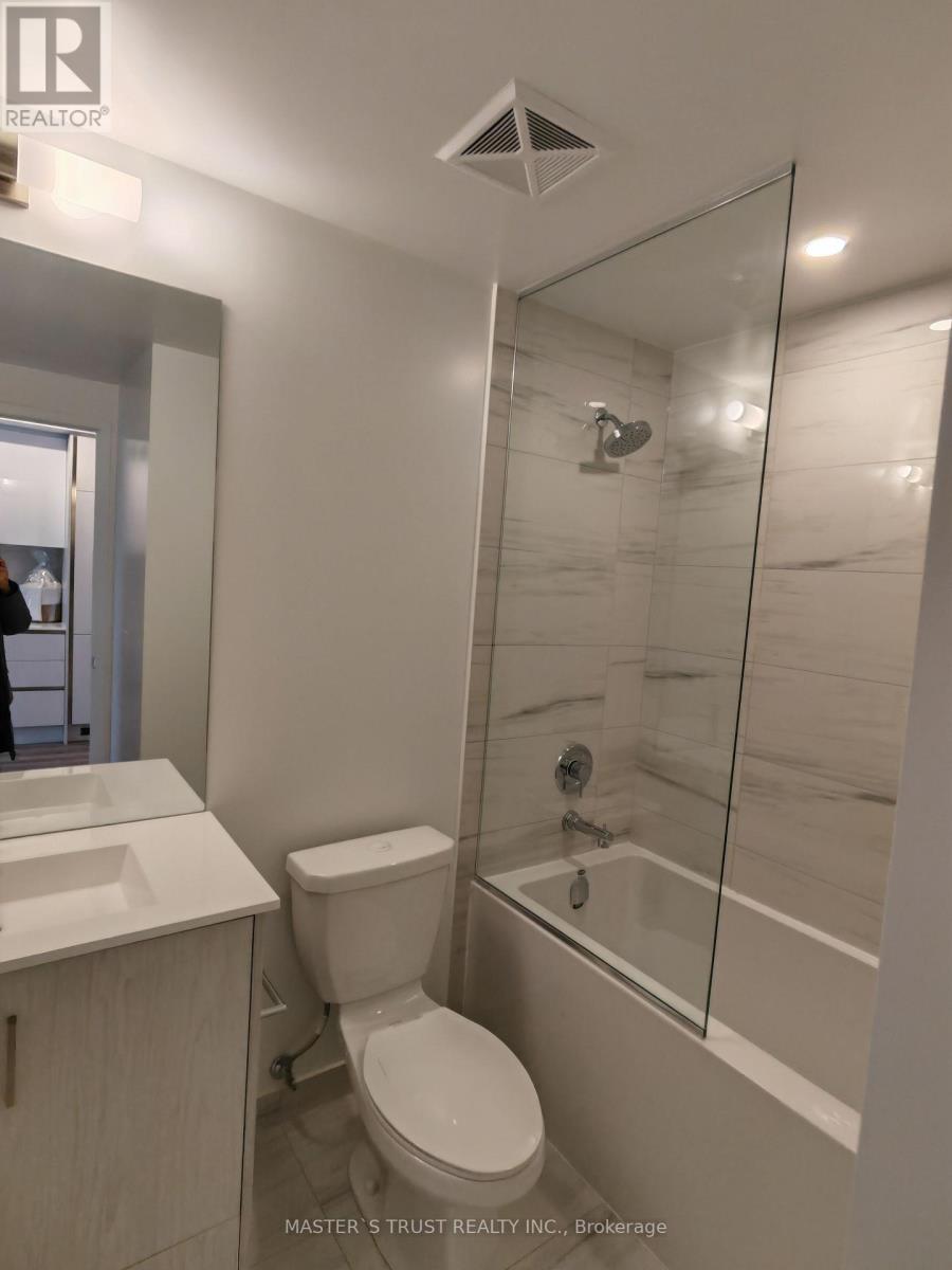 3316 - 180 Front Street E, Toronto, Ontario  M5A 0K9 - Photo 13 - C12899206