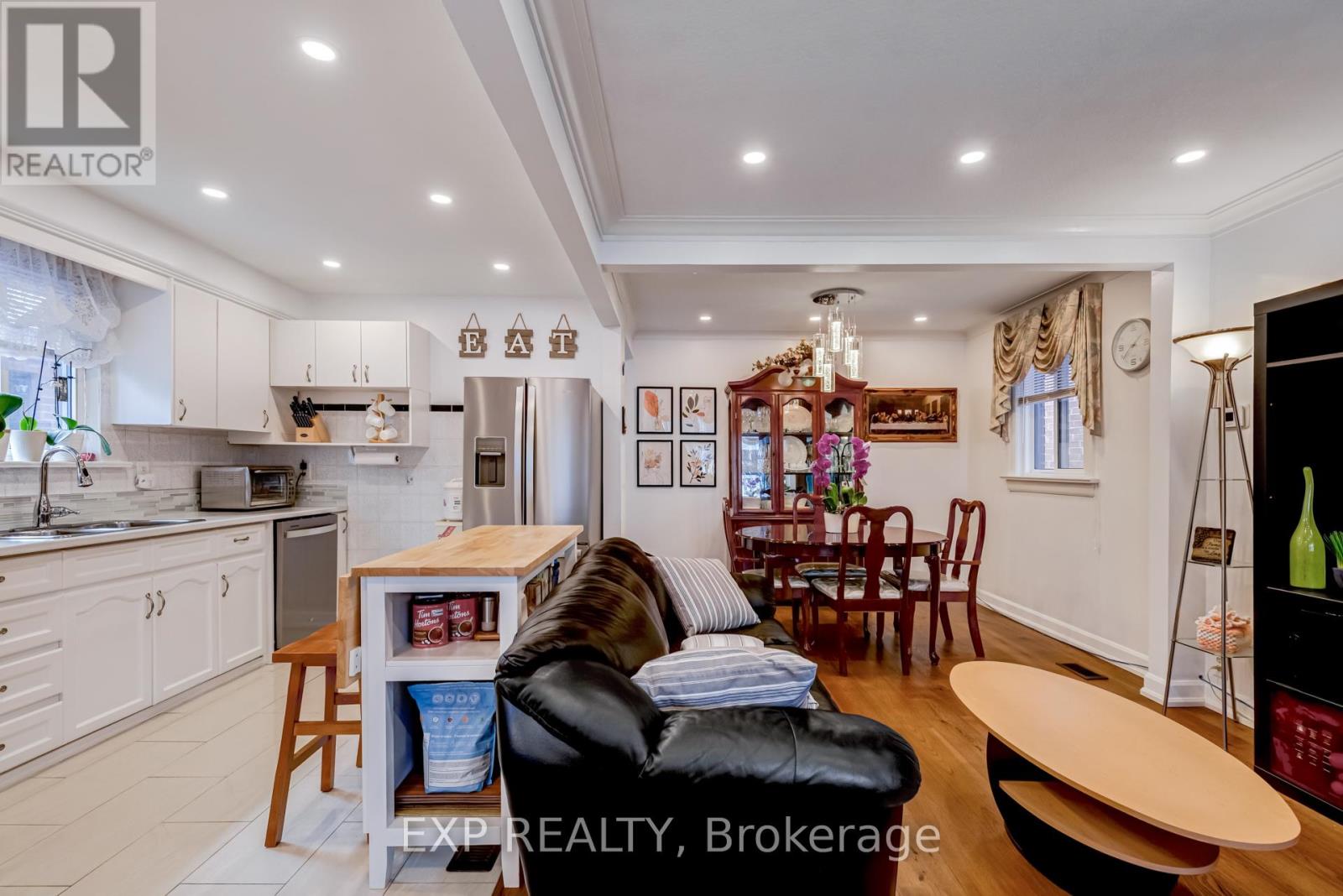 436 Oakwood Avenue, Toronto (Oakwood Village), Ontario  M6E 2W5 - Photo 10 - C12899296