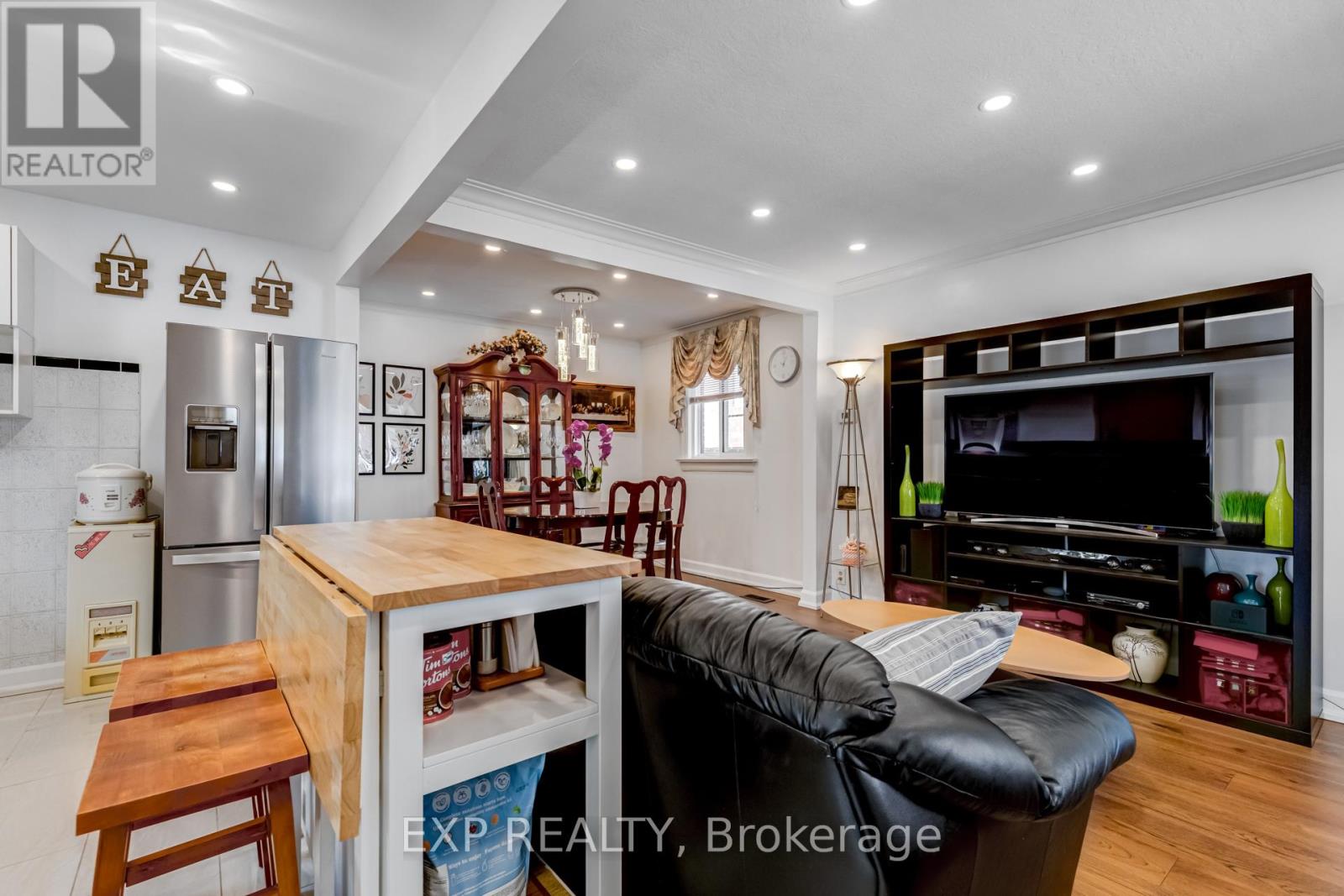 436 Oakwood Avenue, Toronto (Oakwood Village), Ontario  M6E 2W5 - Photo 5 - C12899296