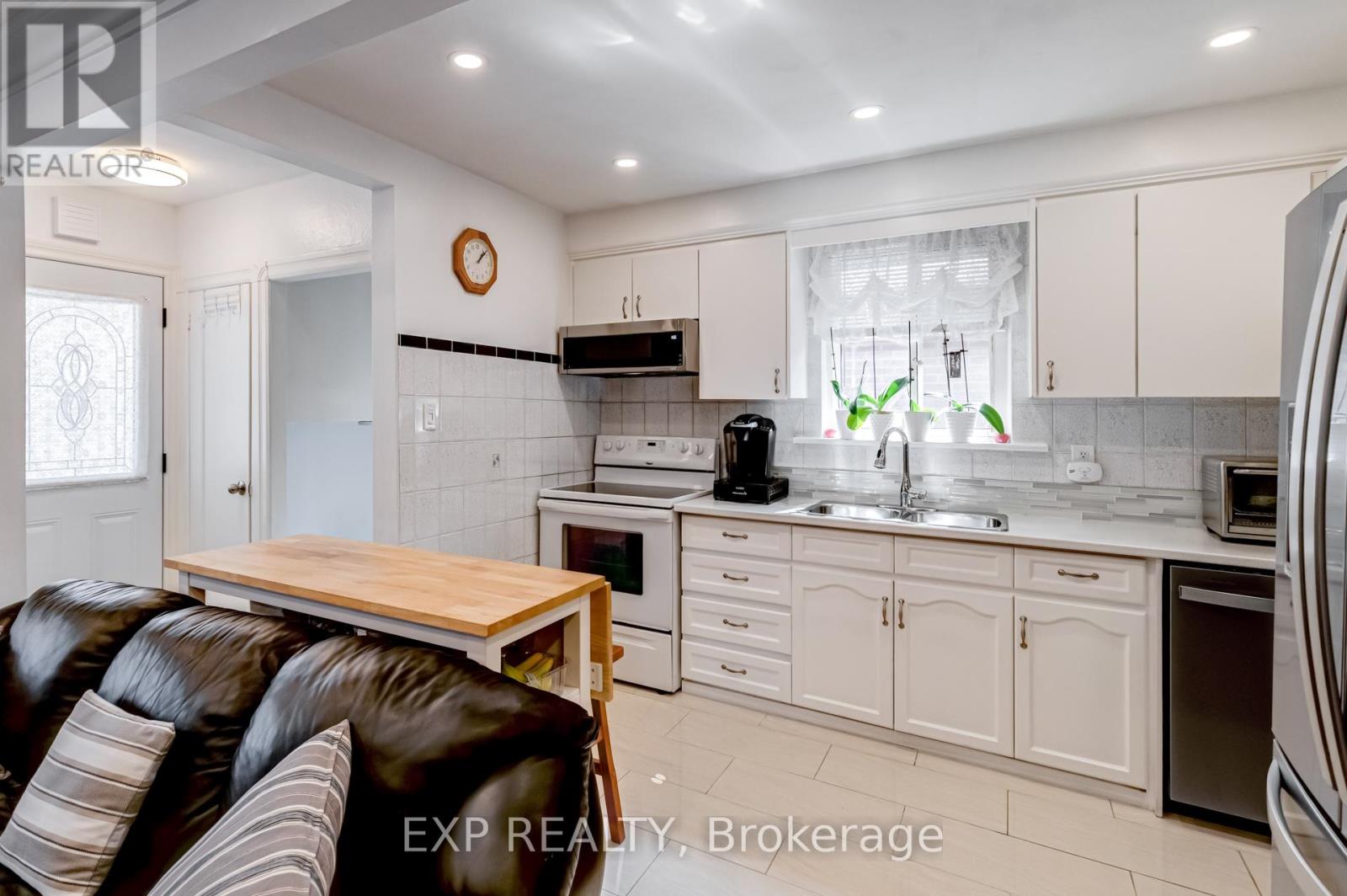 436 Oakwood Avenue, Toronto (Oakwood Village), Ontario  M6E 2W5 - Photo 7 - C12899296