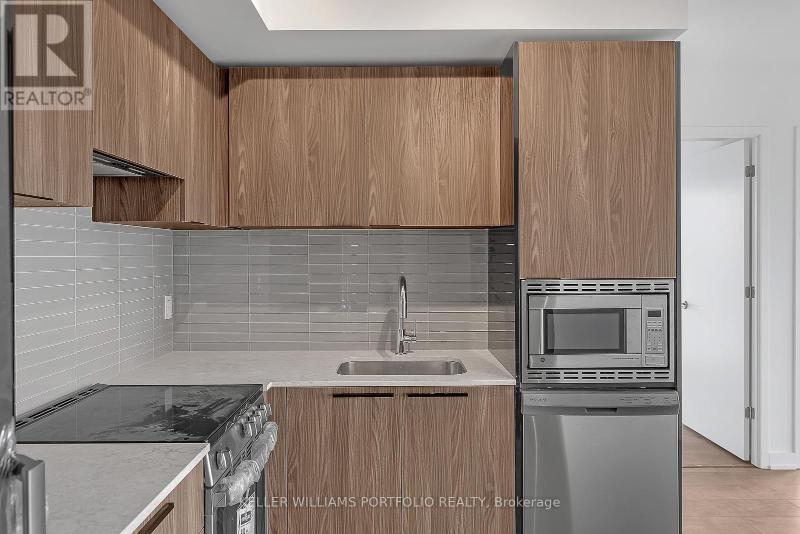 3912 - 501 Yonge Street, Toronto, Ontario  M4Y 0G8 - Photo 5 - C12899344