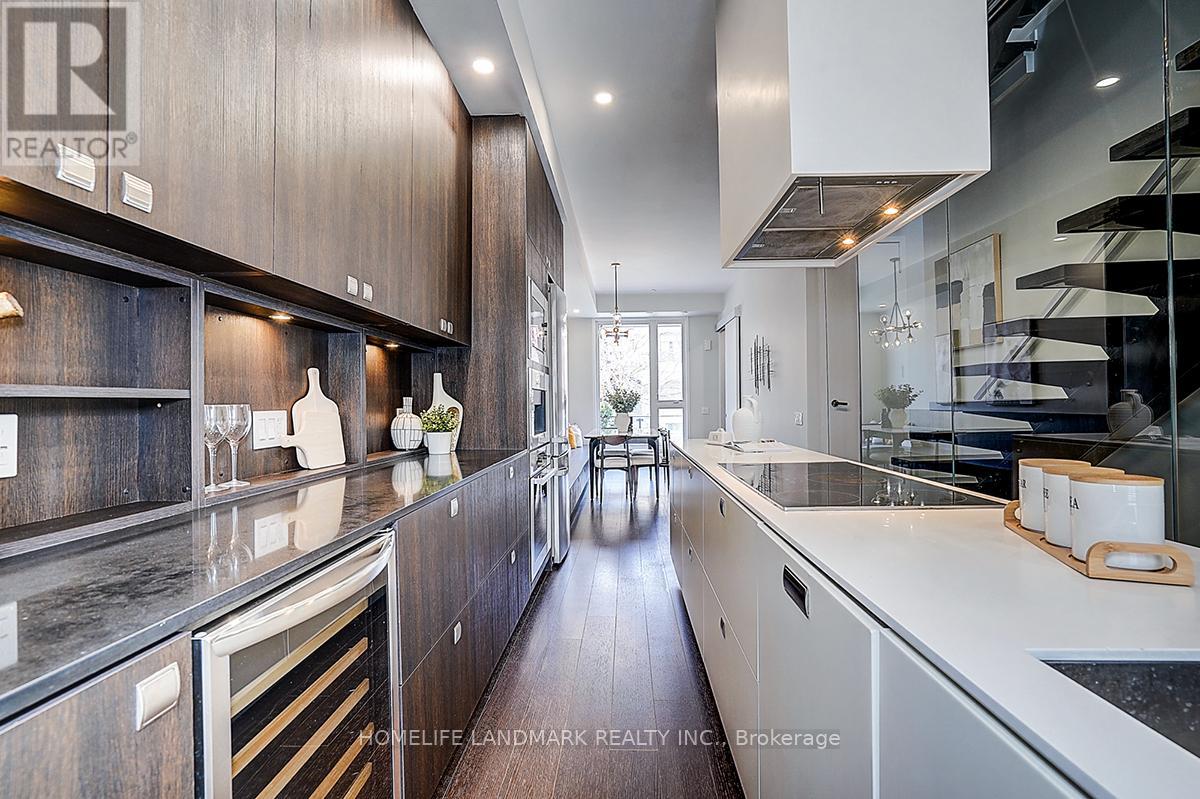 295 Roxton Road, Toronto, Ontario  M6G 3R1 - Photo 13 - C12899350