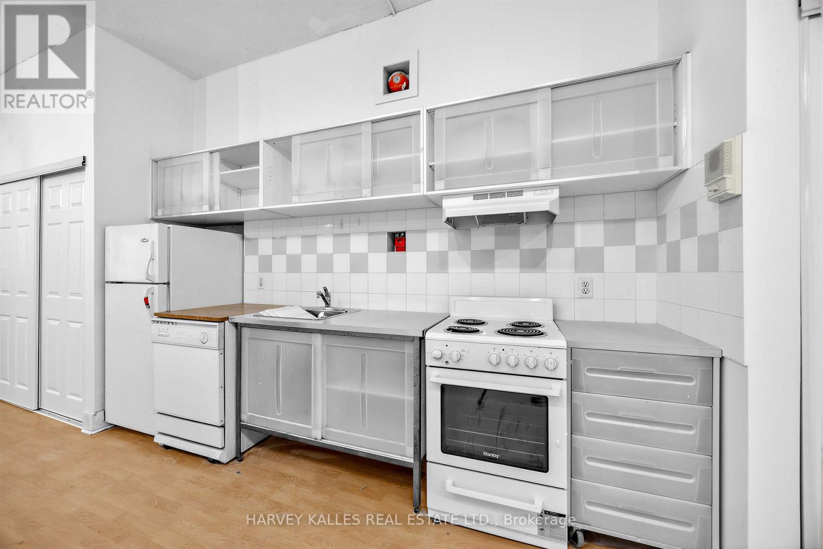 106 Queen Street E, Toronto (Church-Yonge Corridor), Ontario  M5C 1S6 - Photo 22 - C12899382