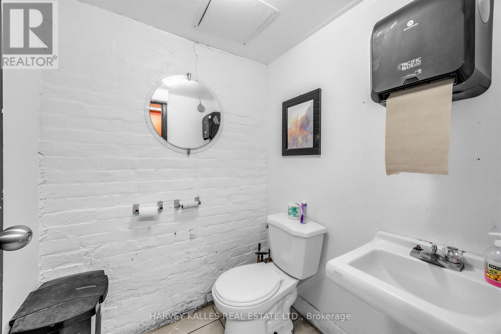 106 Queen Street E, Toronto (Church-Yonge Corridor), Ontario  M5C 1S6 - Photo 6 - C12899382