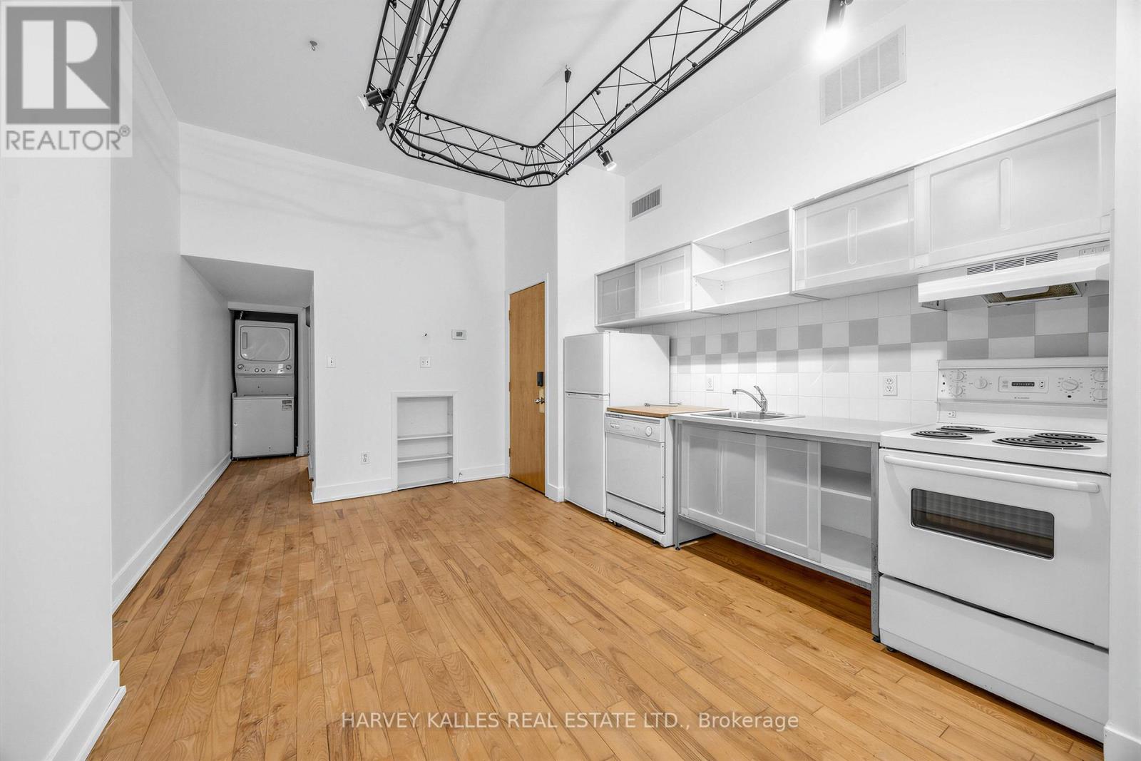 106 Queen Street E, Toronto (Church-Yonge Corridor), Ontario  M5C 1S6 - Photo 8 - C12899382