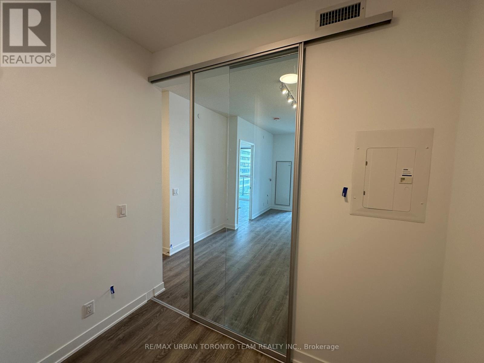 2709 - 180 Front Street E, Toronto, Ontario  M5A 0K9 - Photo 14 - C12899400