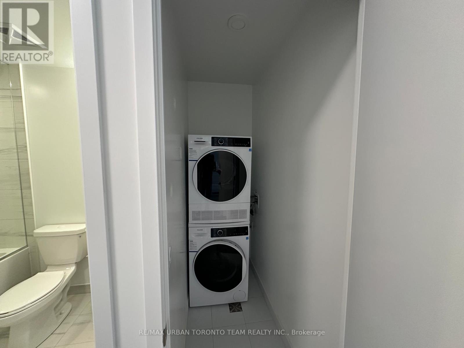 2709 - 180 Front Street E, Toronto, Ontario  M5A 0K9 - Photo 16 - C12899400