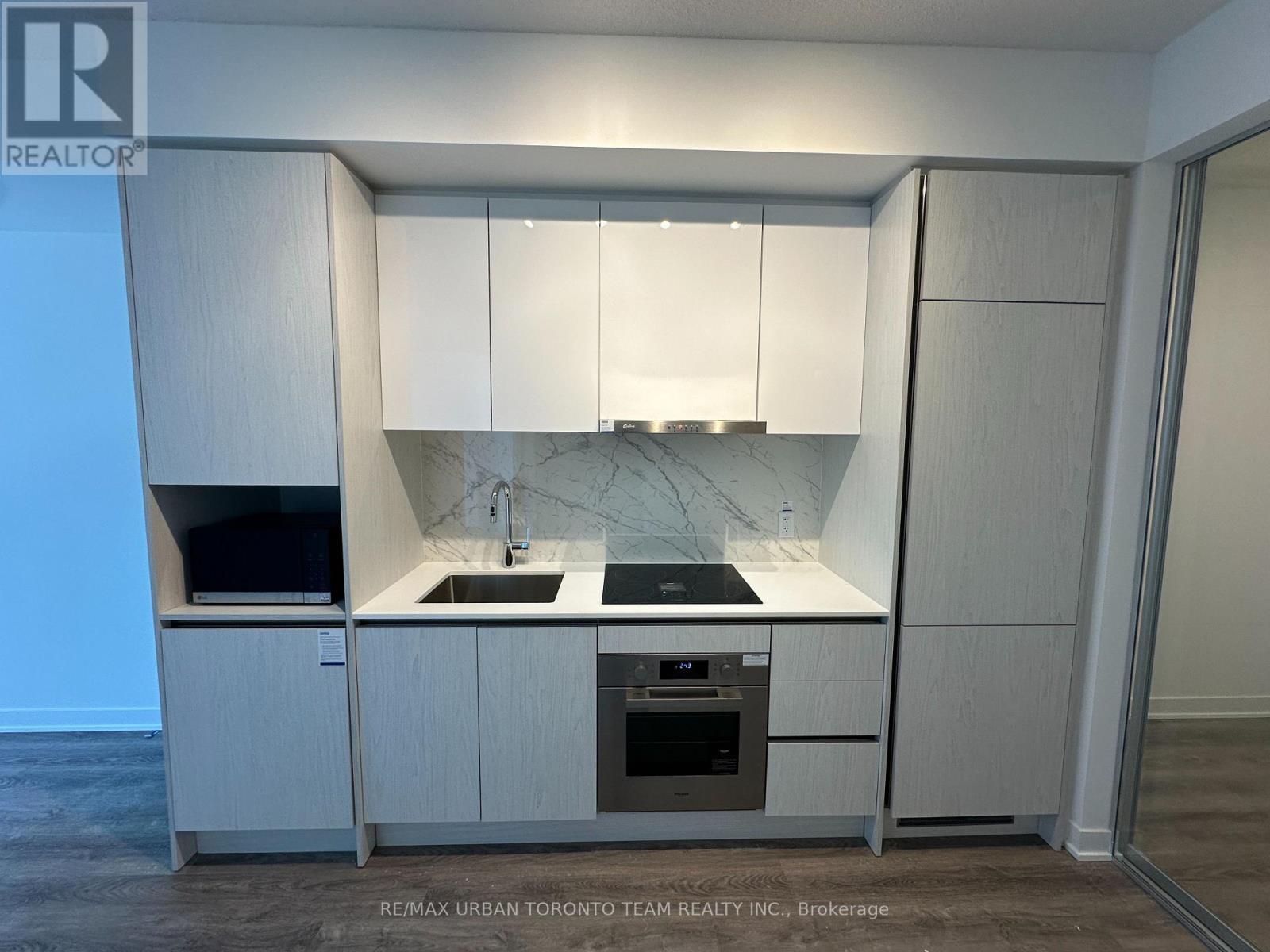 2709 - 180 Front Street E, Toronto, Ontario  M5A 0K9 - Photo 3 - C12899400