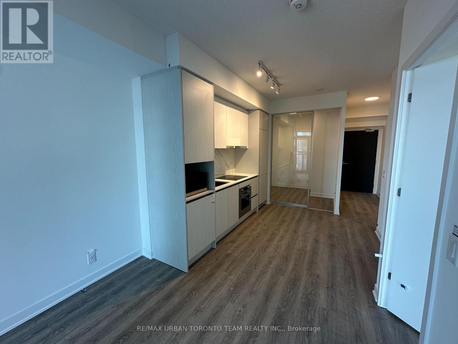 2709 - 180 Front Street E, Toronto, Ontario  M5A 0K9 - Photo 4 - C12899400