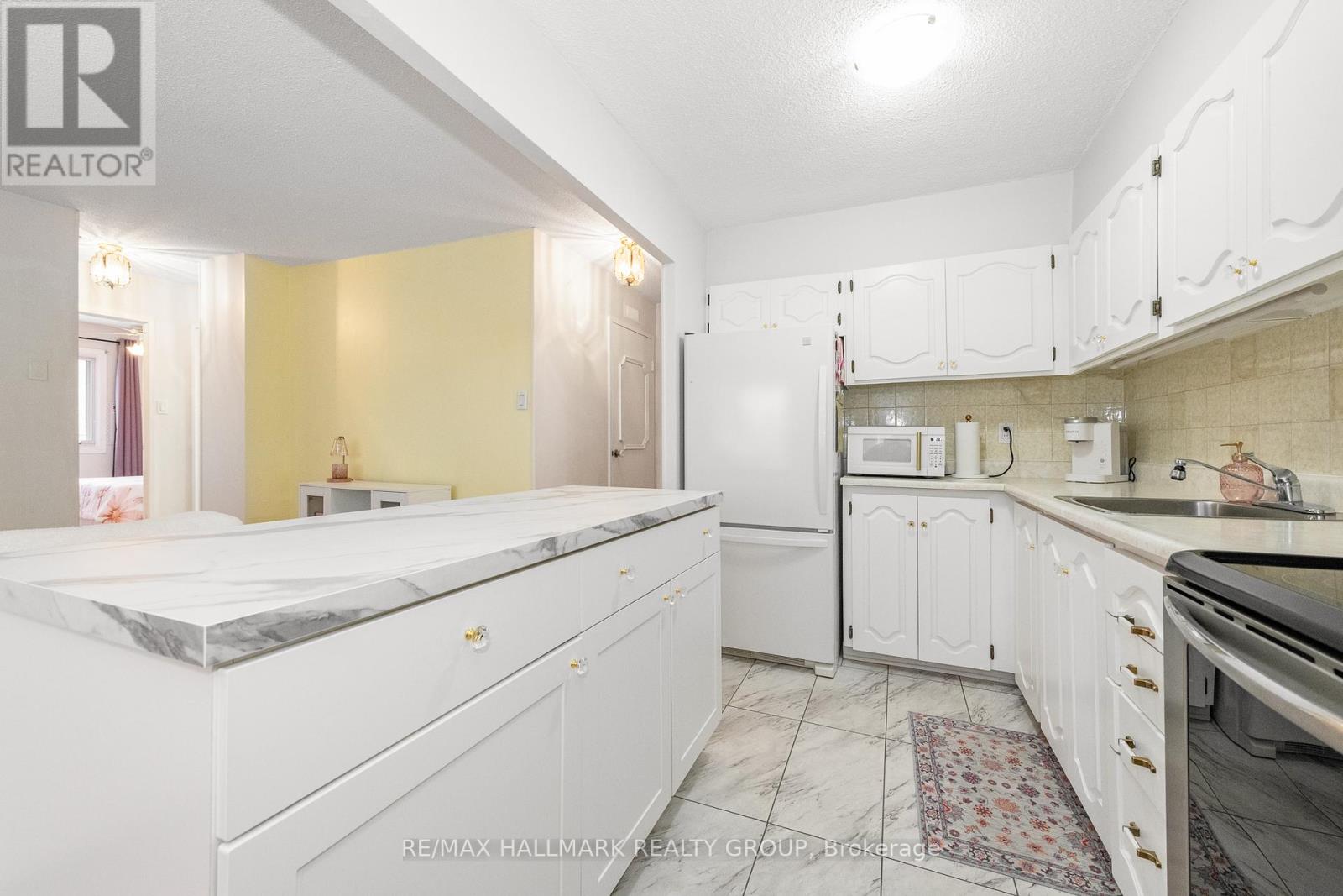 107 - 158a Mcarthur Avenue, Ottawa, Ontario  K1L 7E7 - Photo 8 - X12899266