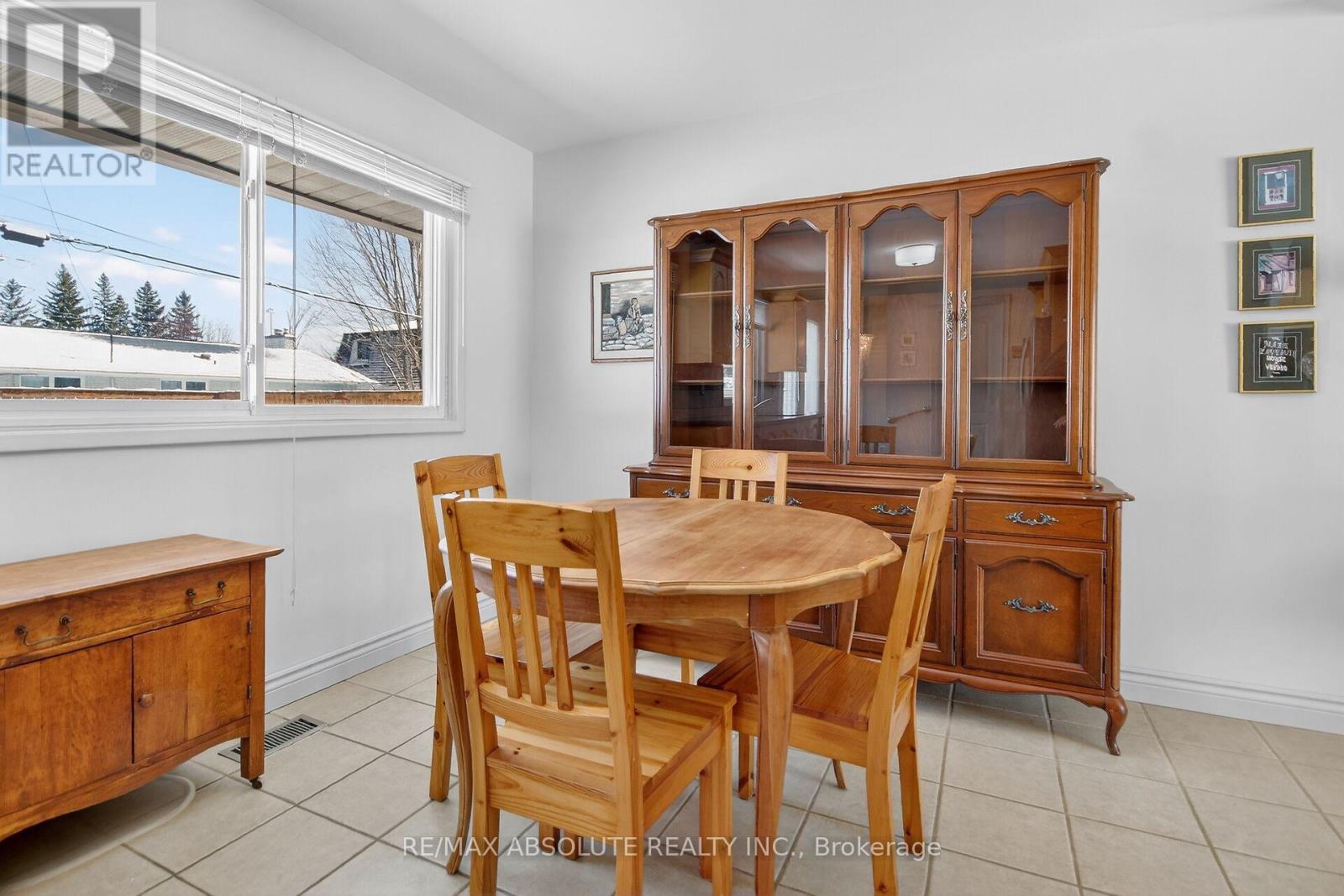 62 Foothills Drive, Ottawa, Ontario  K2H 6K3 - Photo 12 - X12899310