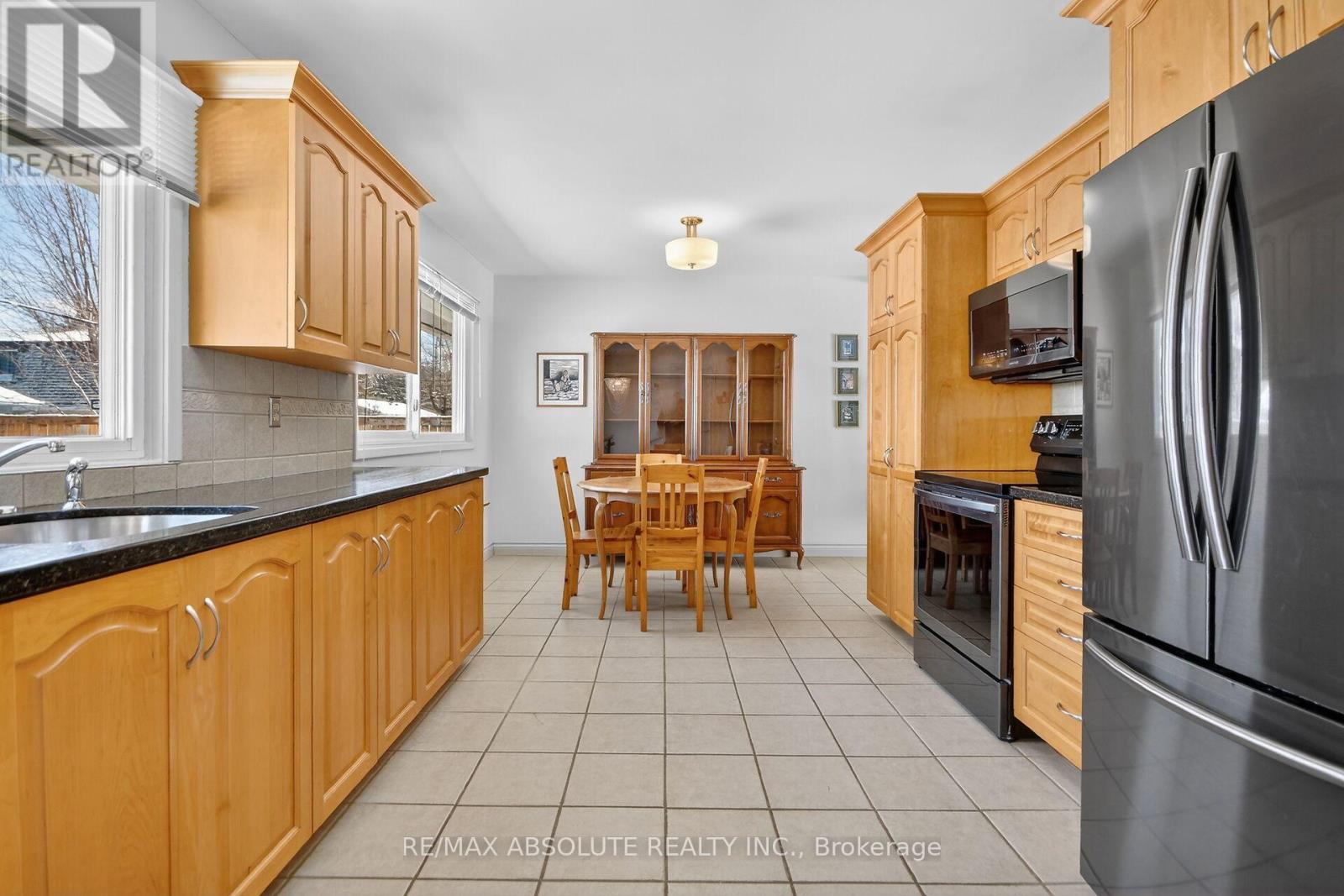 62 Foothills Drive, Ottawa, Ontario  K2H 6K3 - Photo 14 - X12899310