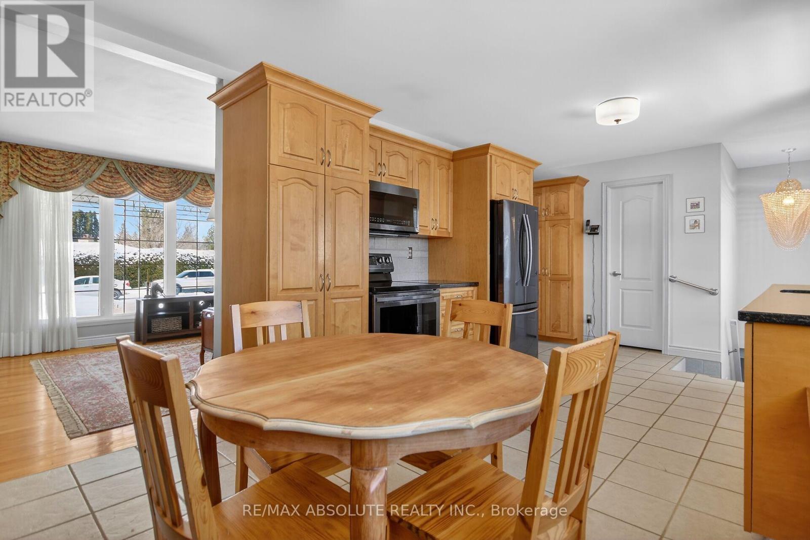 62 Foothills Drive, Ottawa, Ontario  K2H 6K3 - Photo 16 - X12899310