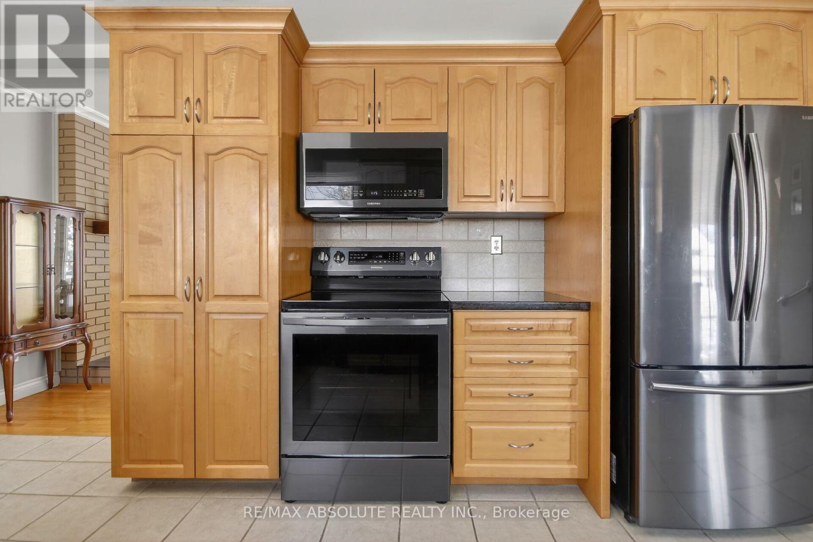 62 Foothills Drive, Ottawa, Ontario  K2H 6K3 - Photo 18 - X12899310