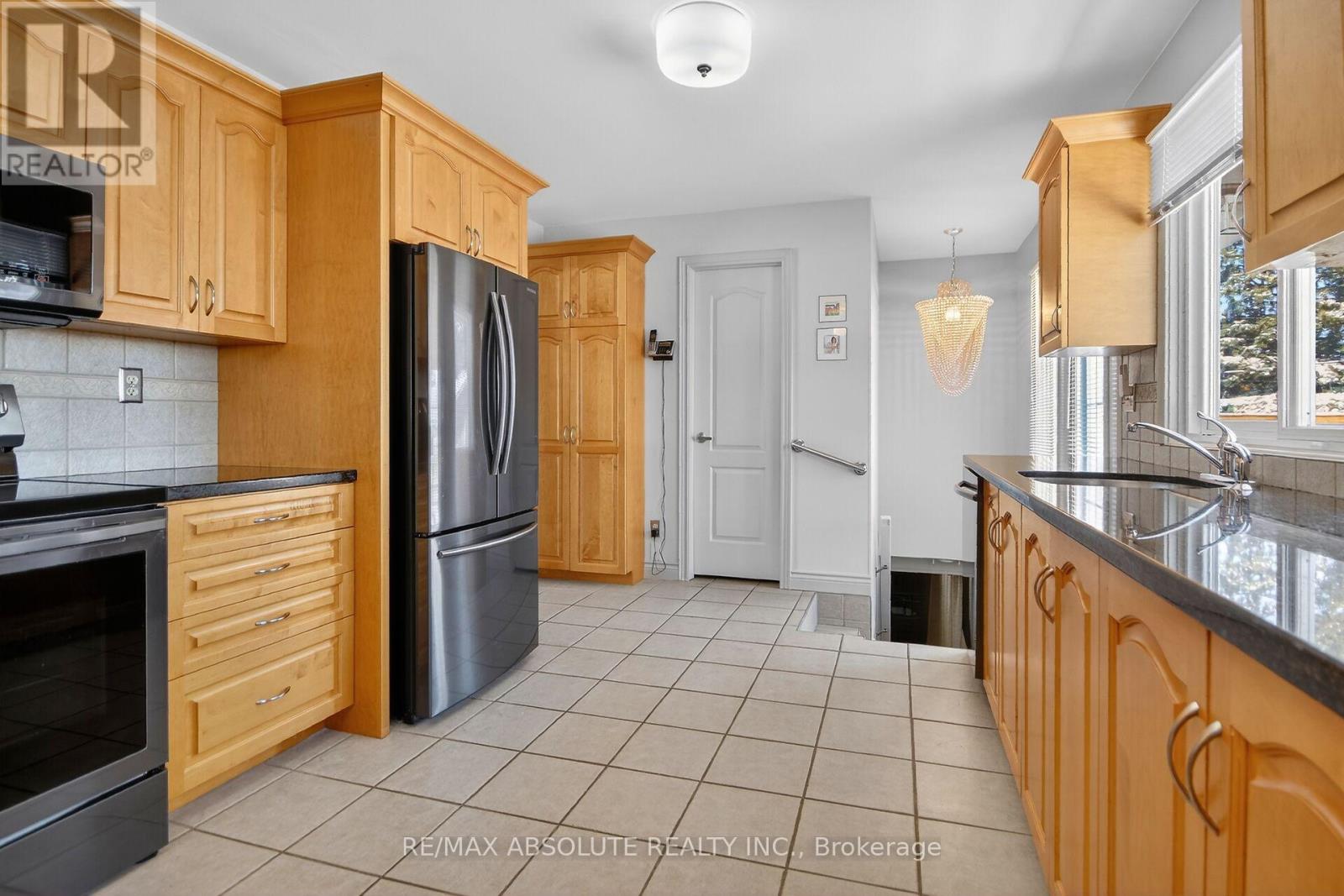 62 Foothills Drive, Ottawa, Ontario  K2H 6K3 - Photo 20 - X12899310