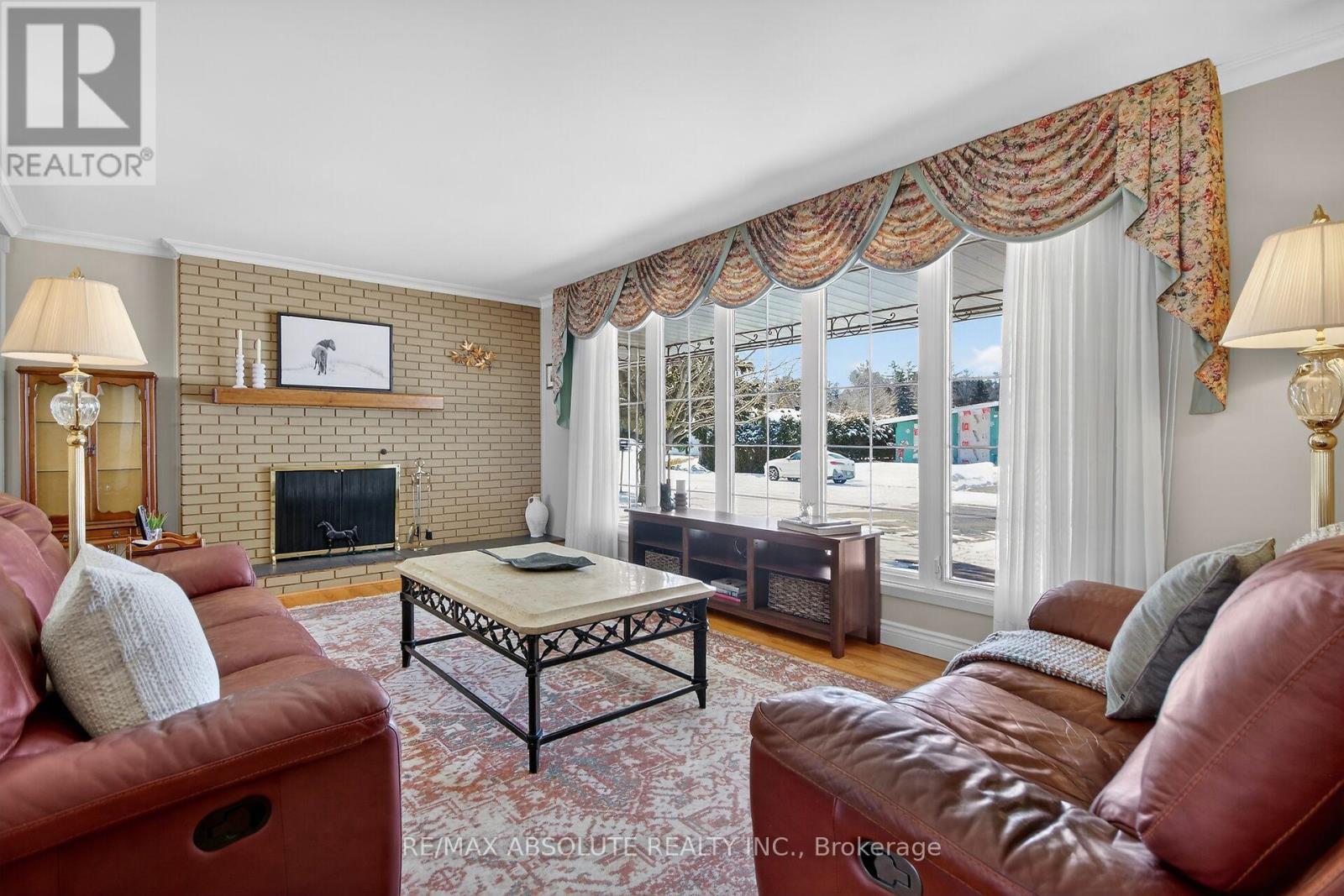 62 Foothills Drive, Ottawa, Ontario  K2H 6K3 - Photo 7 - X12899310