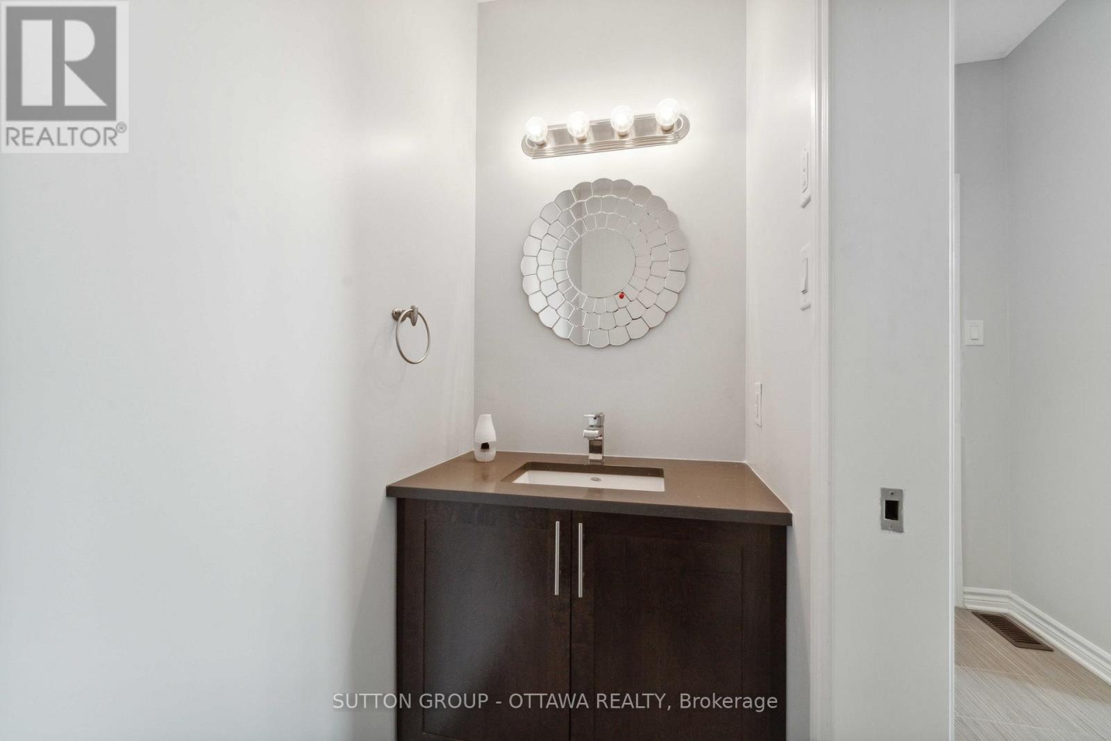 248 Keyrock Drive, Ottawa, Ontario  K2T 0G2 - Photo 10 - X12899326