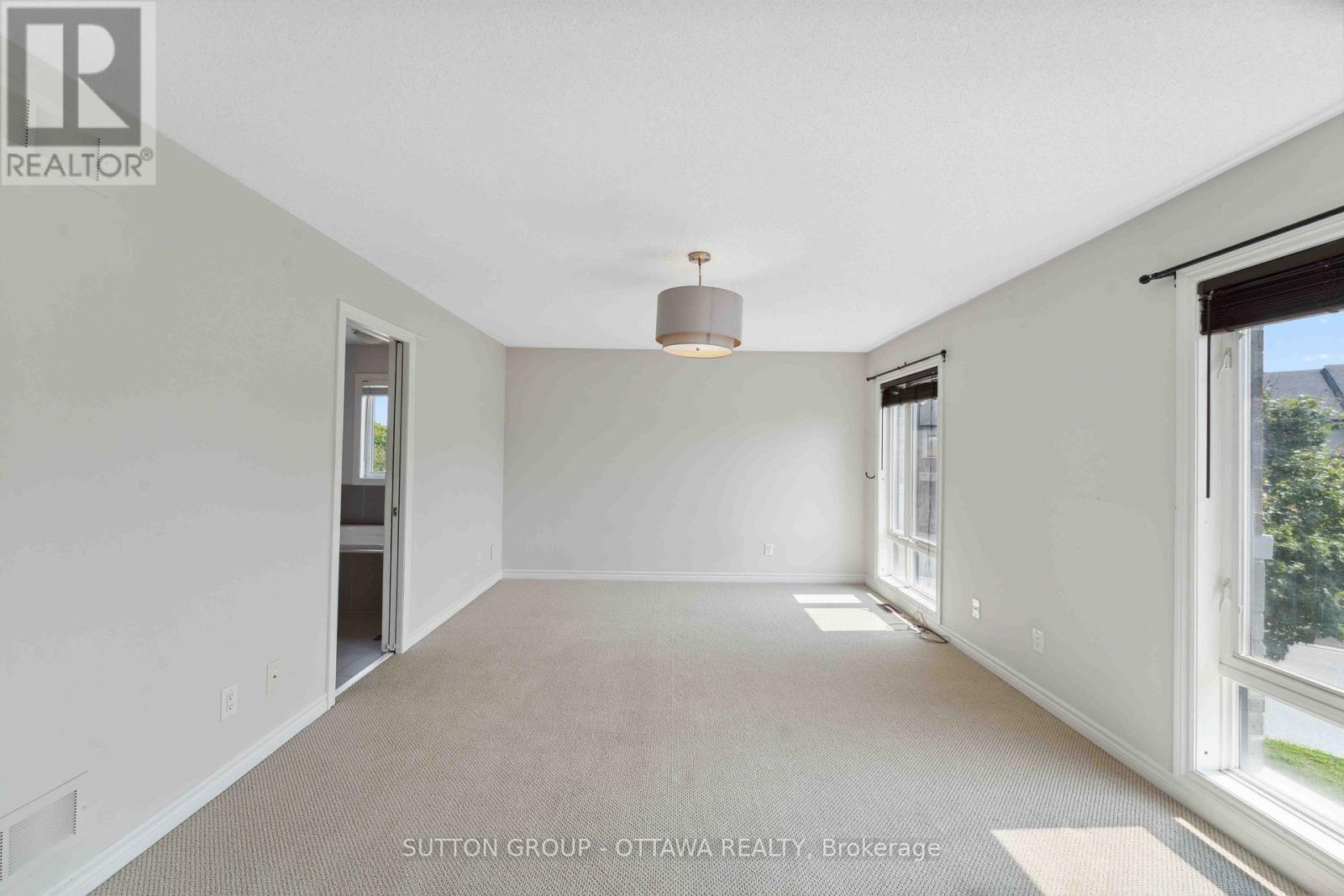 248 Keyrock Drive, Ottawa, Ontario  K2T 0G2 - Photo 12 - X12899326