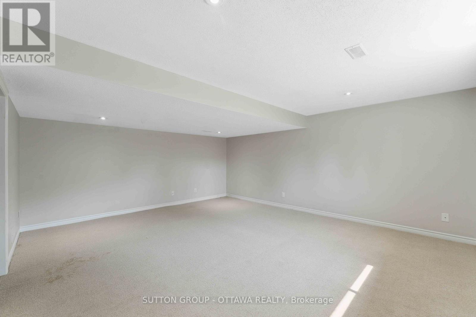 248 Keyrock Drive, Ottawa, Ontario  K2T 0G2 - Photo 25 - X12899326