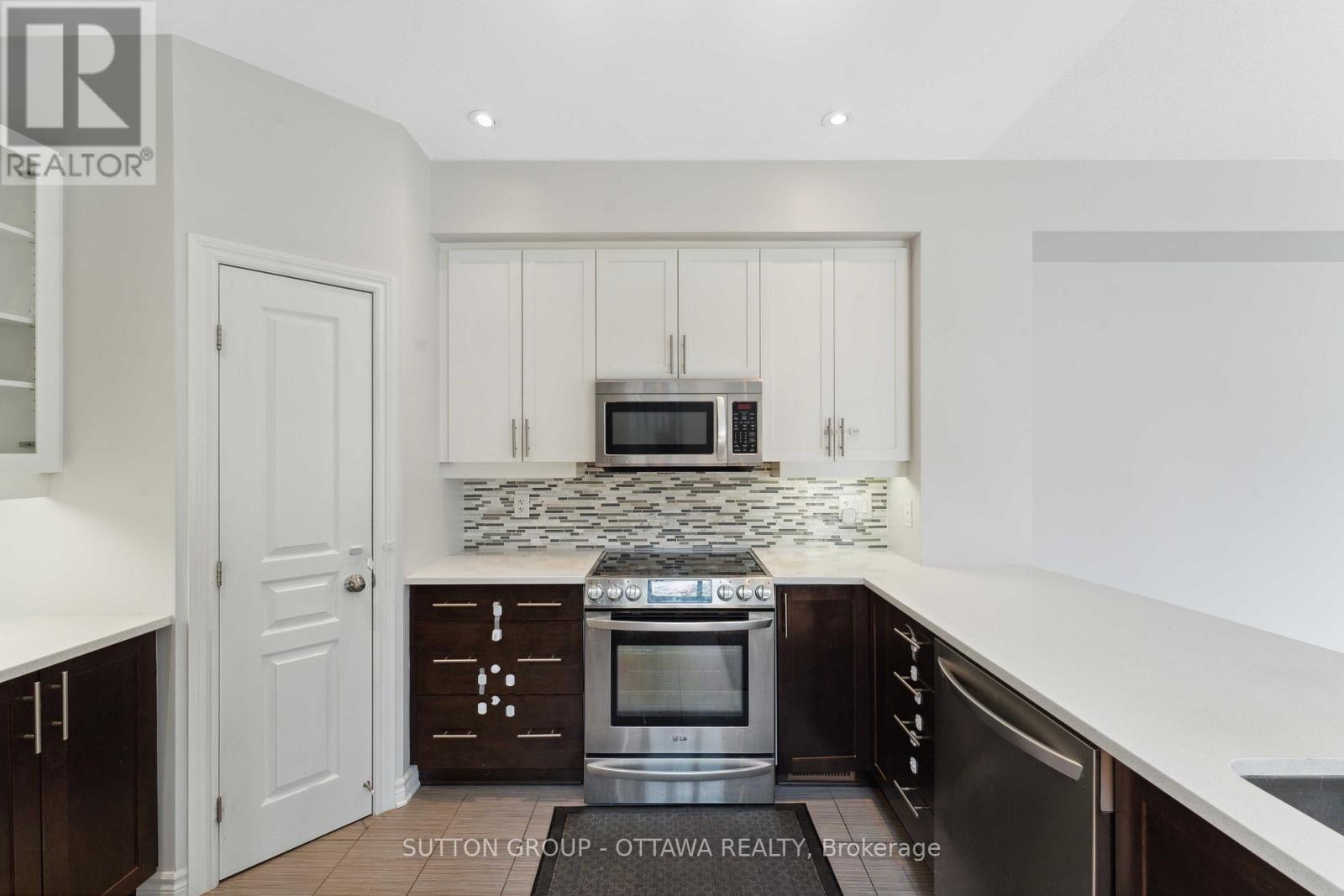 248 Keyrock Drive, Ottawa, Ontario  K2T 0G2 - Photo 9 - X12899326