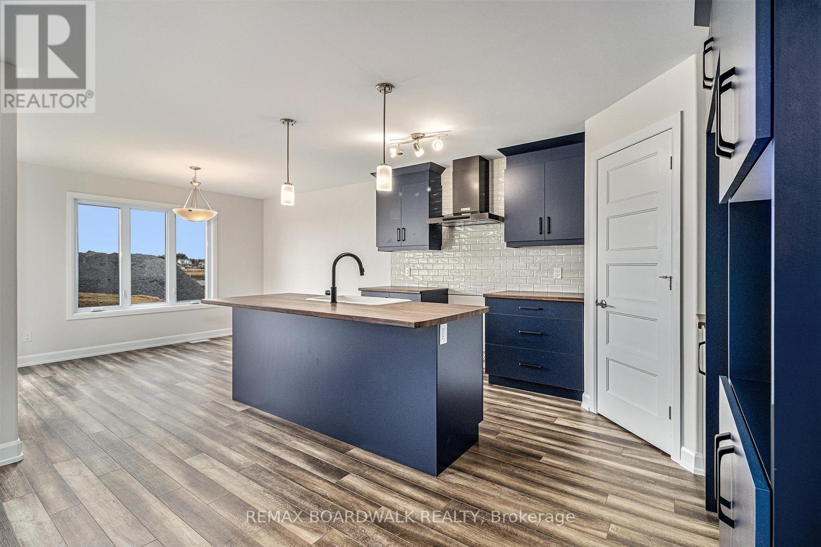 1205 Montblanc Crescent, Russell, Ontario  K0A 1W0 - Photo 6 - X12899372