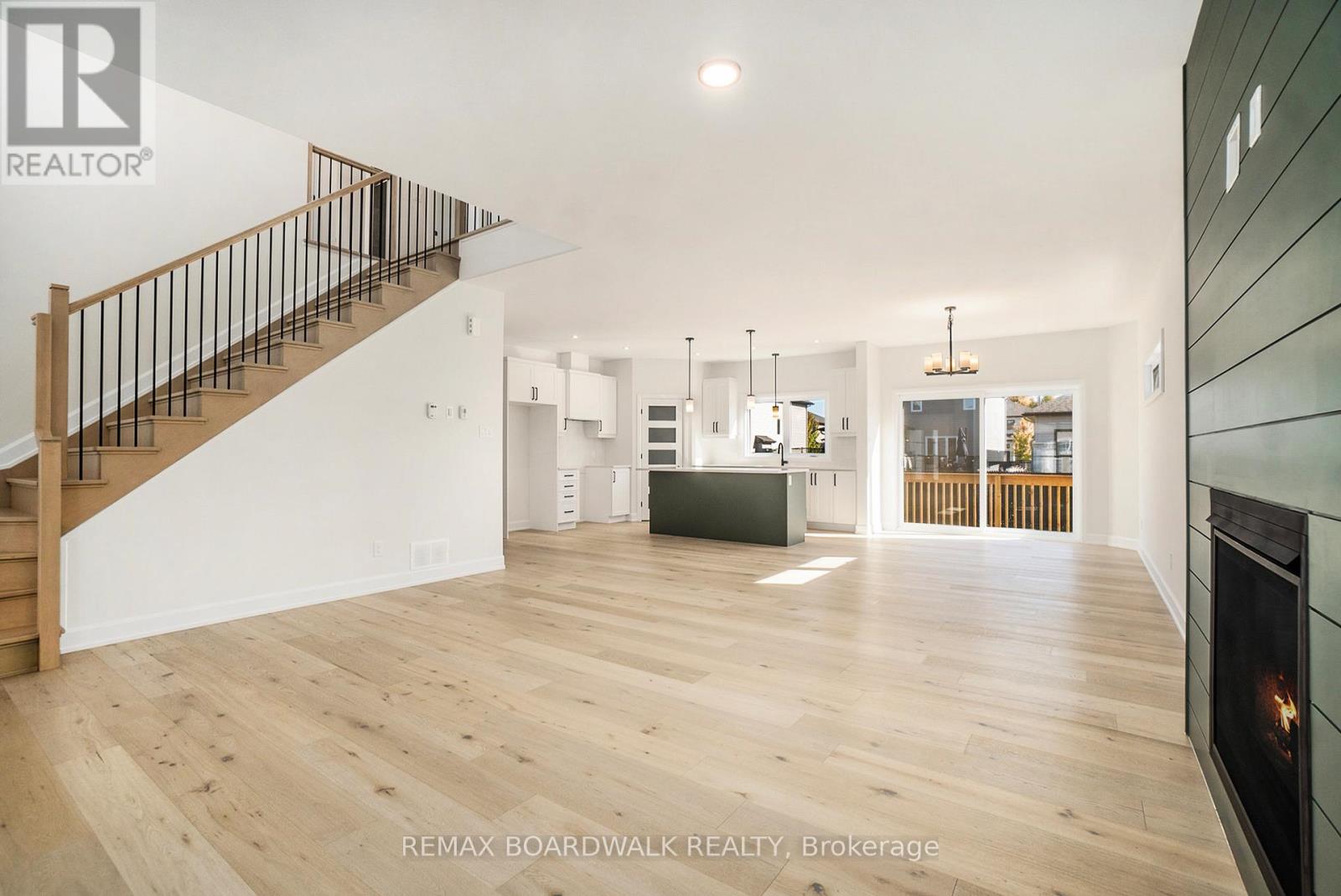 619 Geneva Crescent, Russell, Ontario  K0A 1W0 - Photo 5 - X12899402