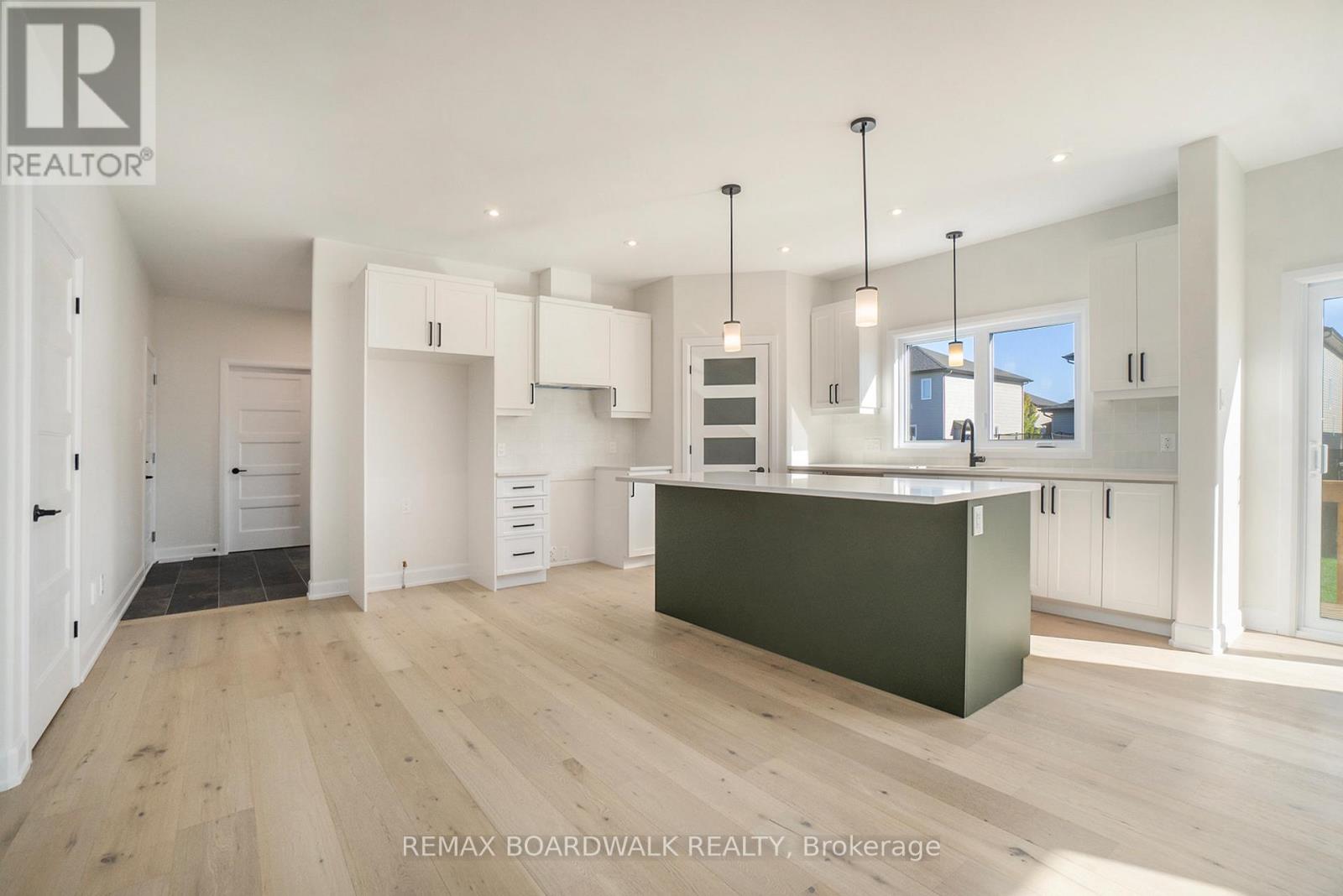 619 Geneva Crescent, Russell, Ontario  K0A 1W0 - Photo 9 - X12899402