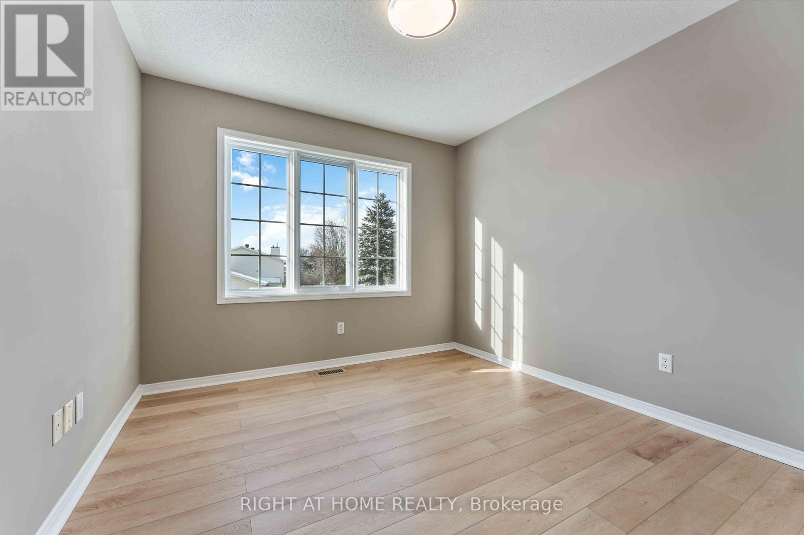 104b Craig Henry Drive, Ottawa, Ontario  K2G 6L8 - Photo 24 - X12899446