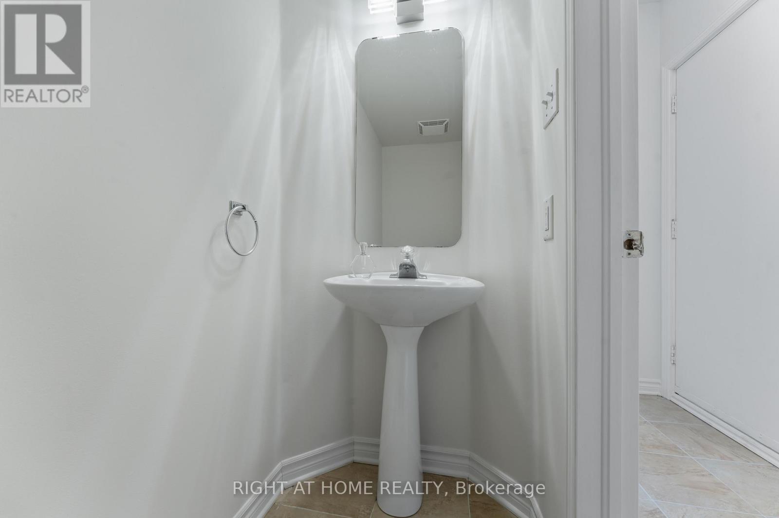 104b Craig Henry Drive, Ottawa, Ontario  K2G 6L8 - Photo 38 - X12899446