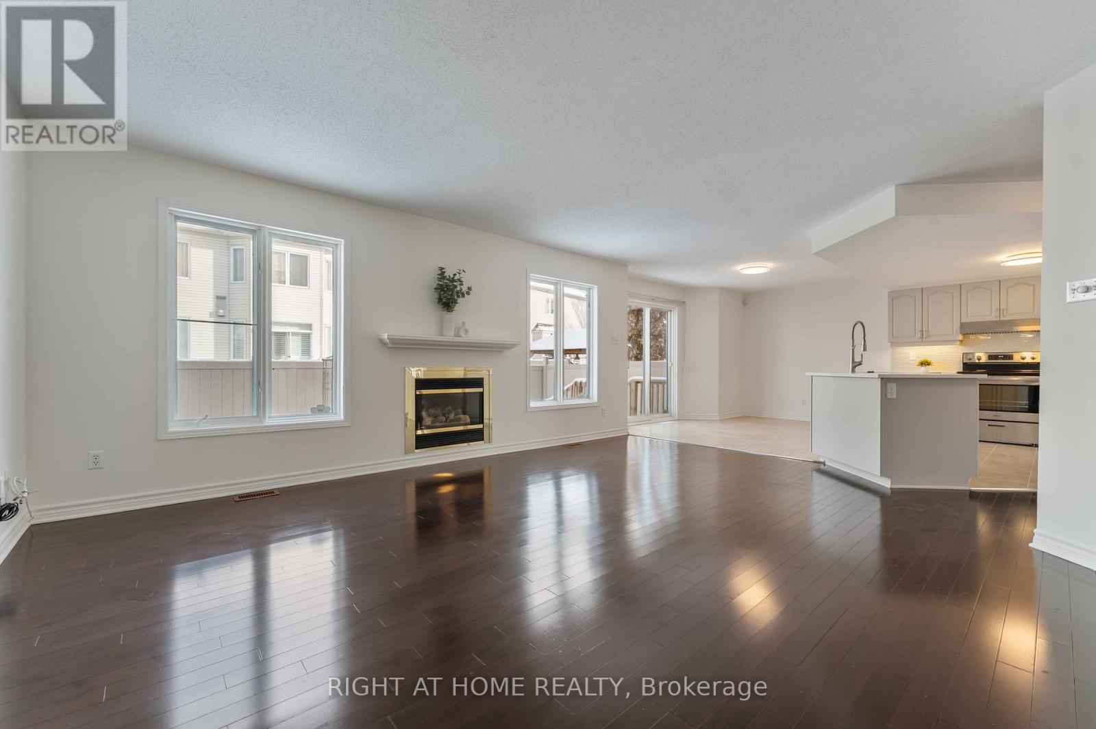 104b Craig Henry Drive, Ottawa, Ontario  K2G 6L8 - Photo 7 - X12899446